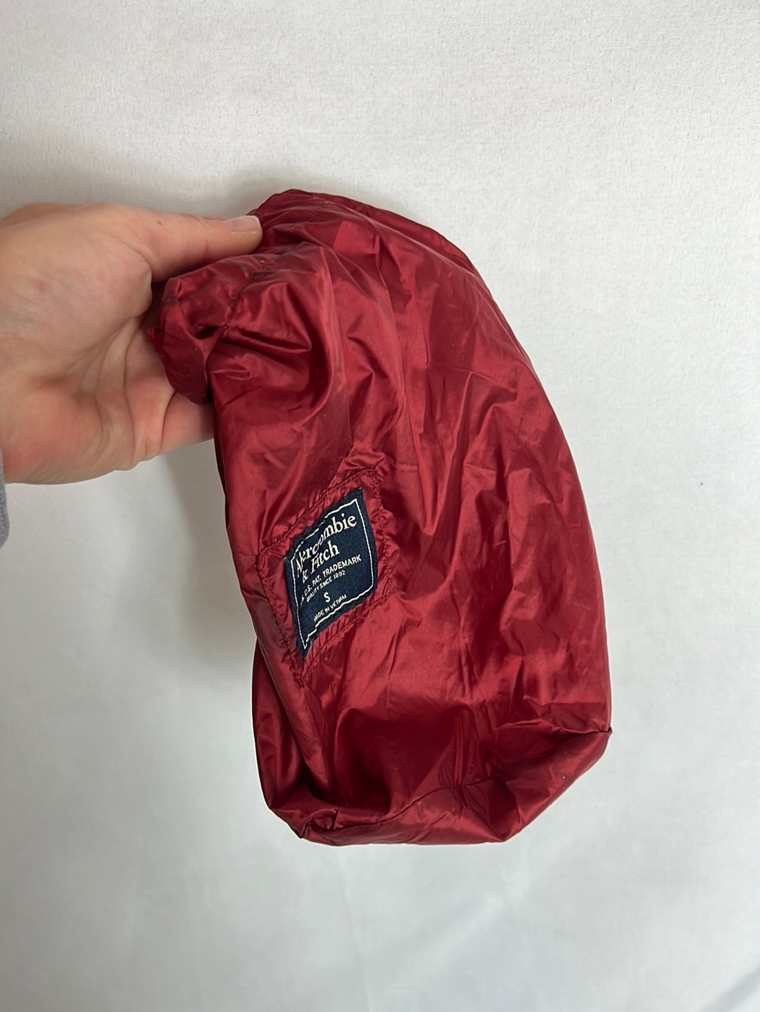 ABERCROMBIE&FITCH. Light red Ts down jacket