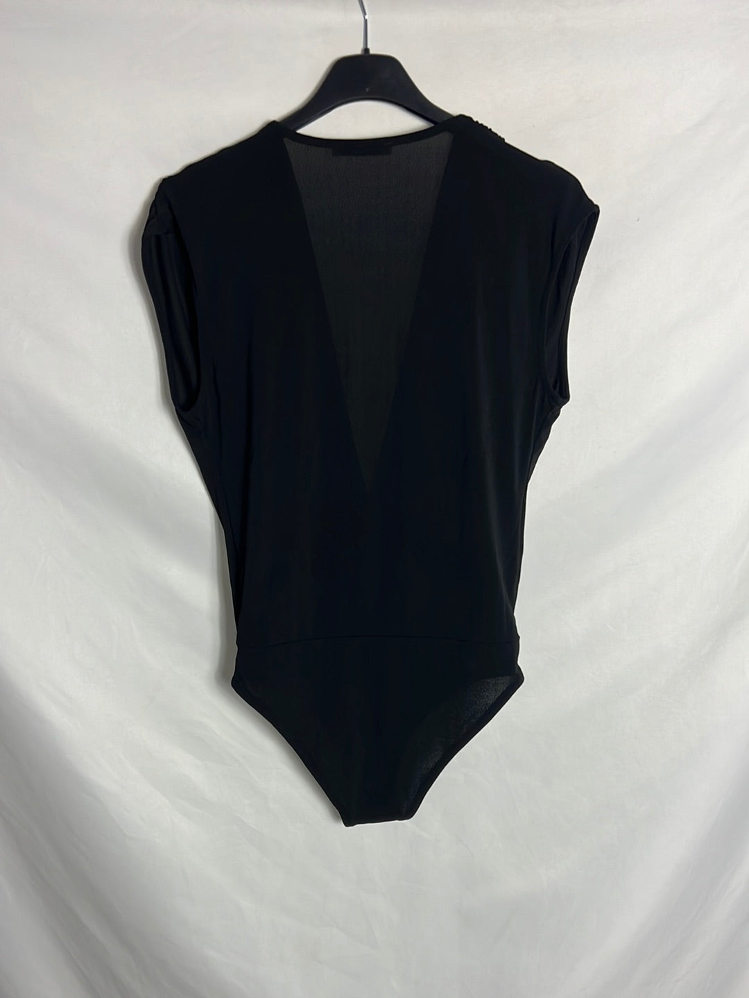 ZARA. Body negro escote. T S