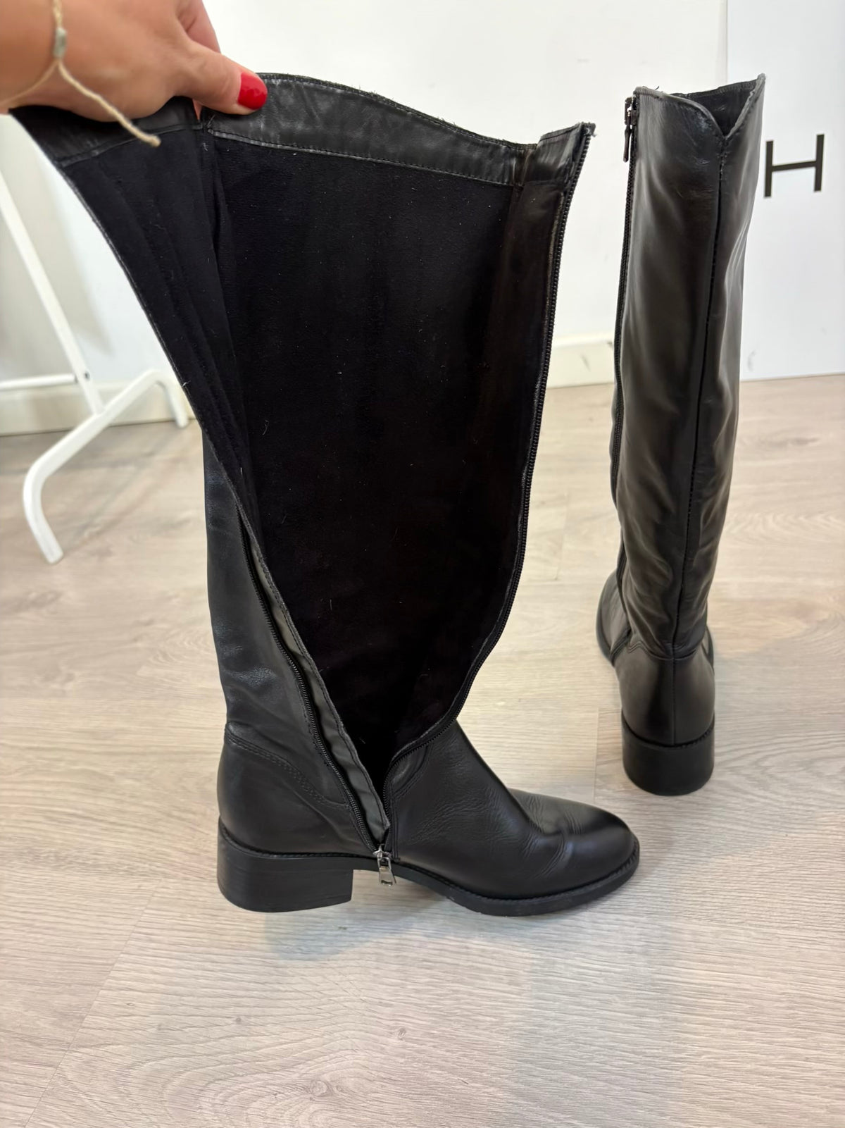 FRANCESCO BRUNELLI. Botas alas en negro. T 40