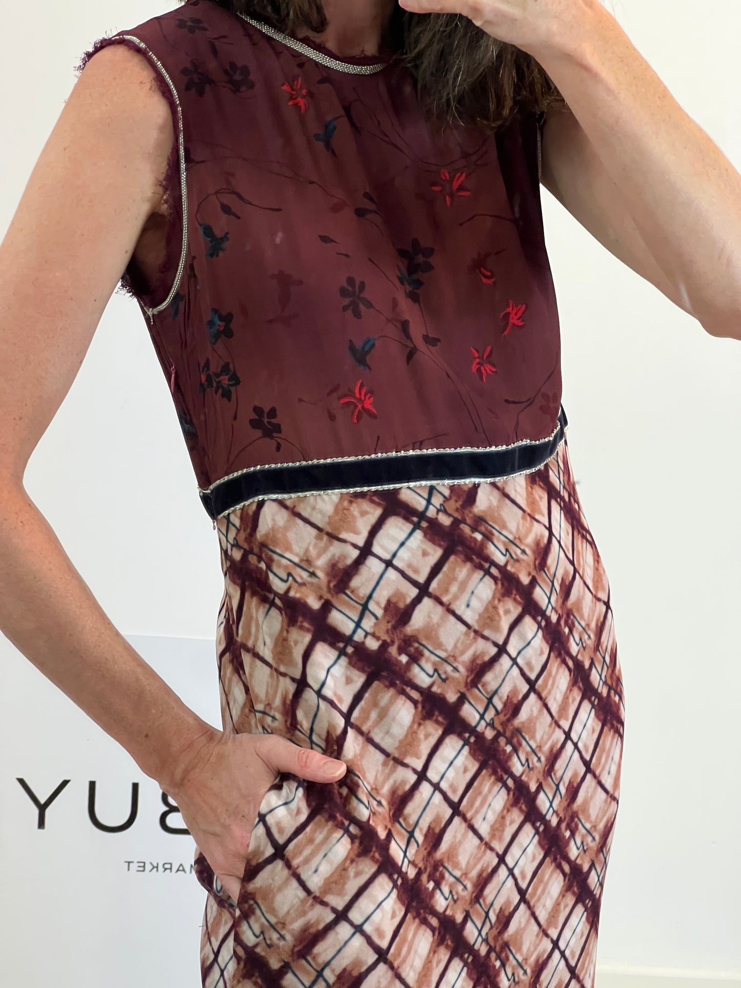 ZARA. Vestido estampado burdeos T.xs