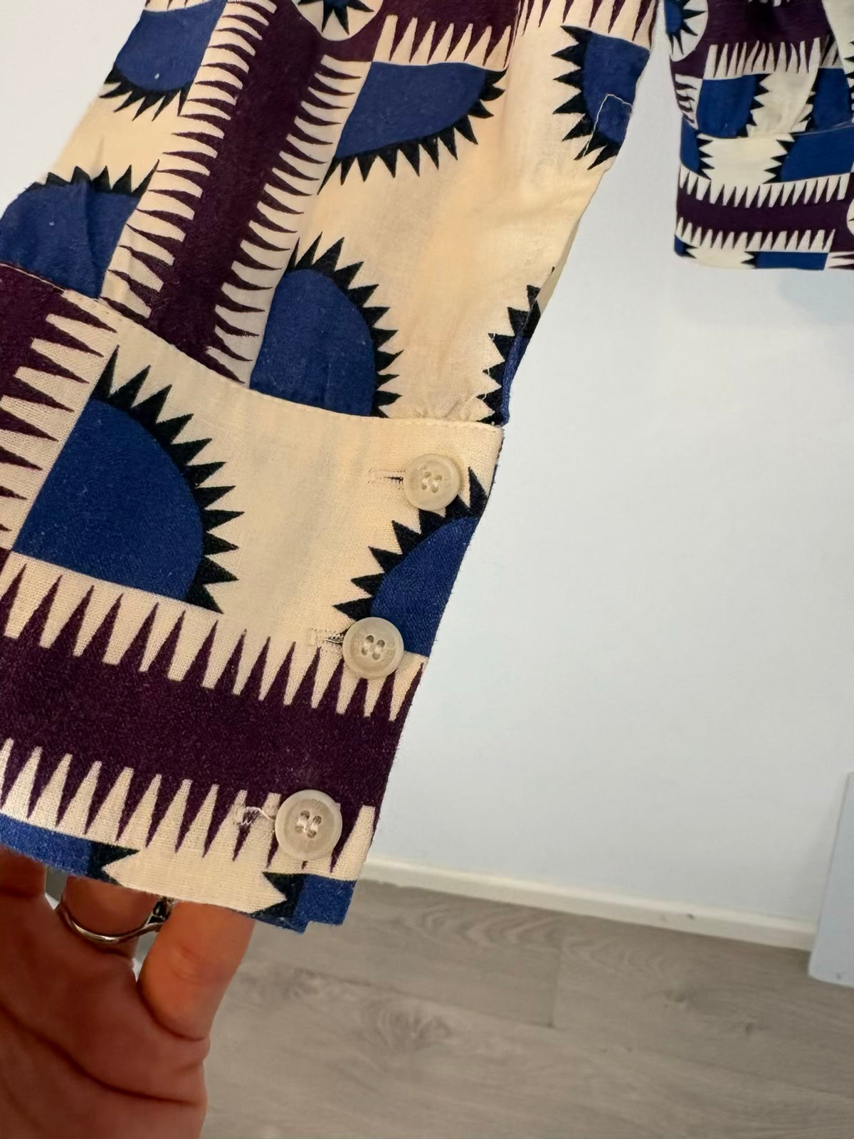 ODILE. Blusa estampada cruzada