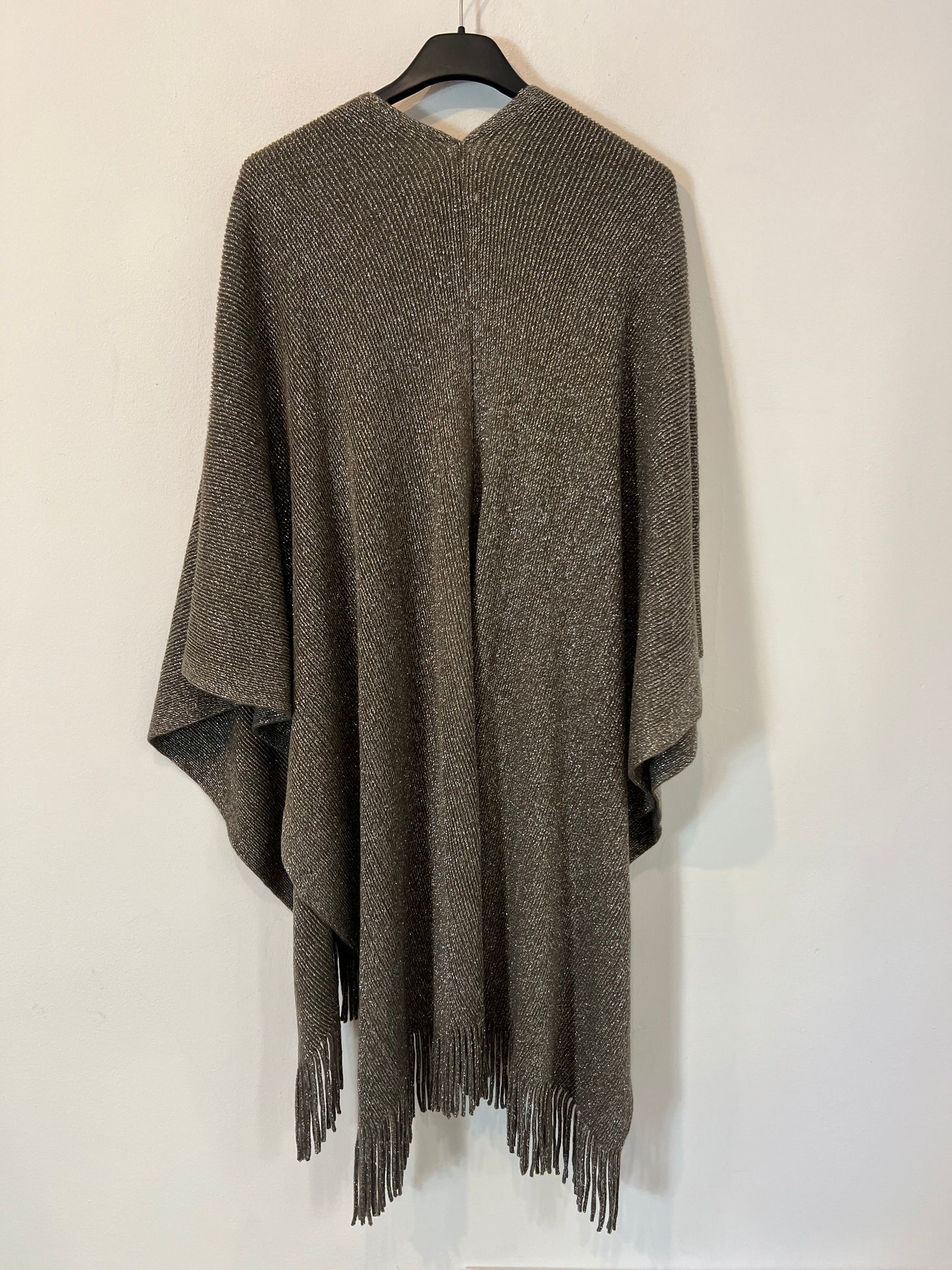 MARKS&SPENCER. Poncho punto gris hilos