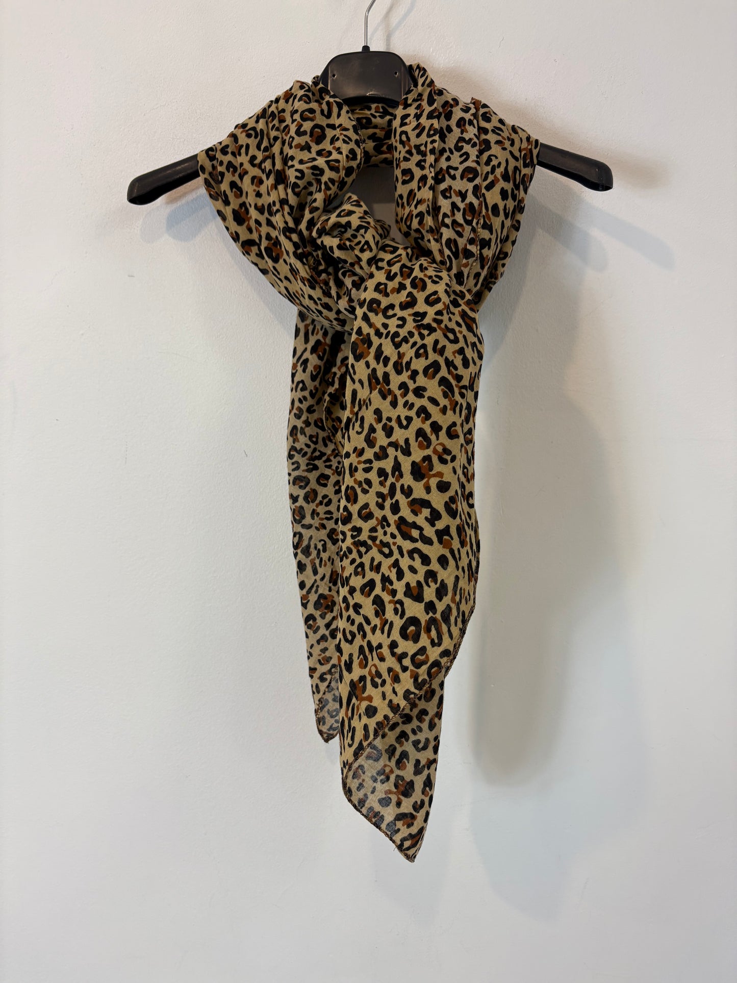 OTHERS. Animal print scarf