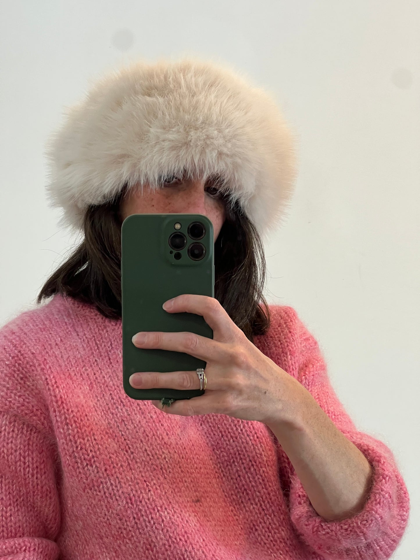 OTRAS. Gorro pelo beige