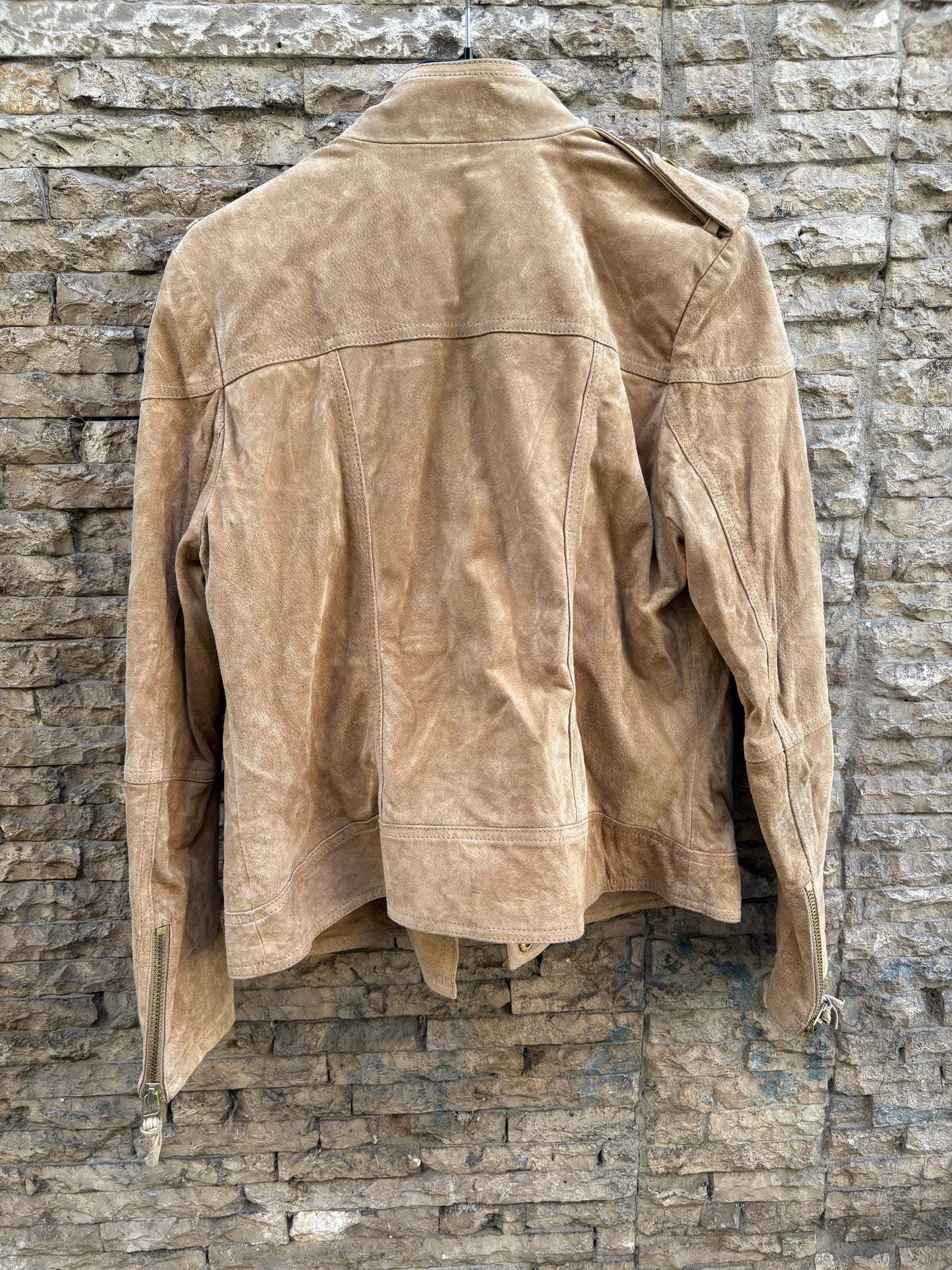 MANGO. Chaqueta piel cremalleras