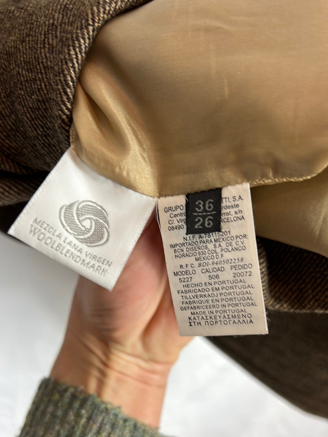 MASSIMO DUTTI. Falda midi lana jaspeada. T 36