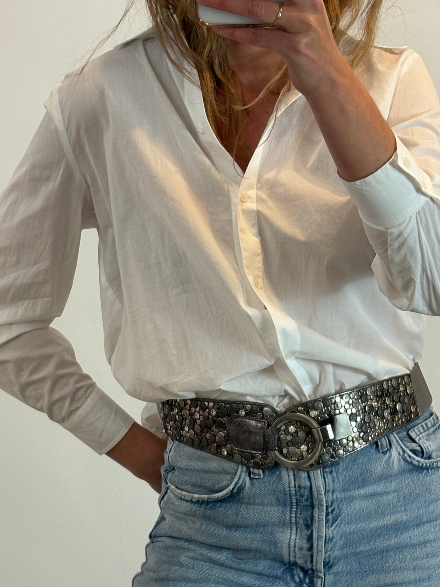 OTRAS. Cinturón semi elástico tachuelas