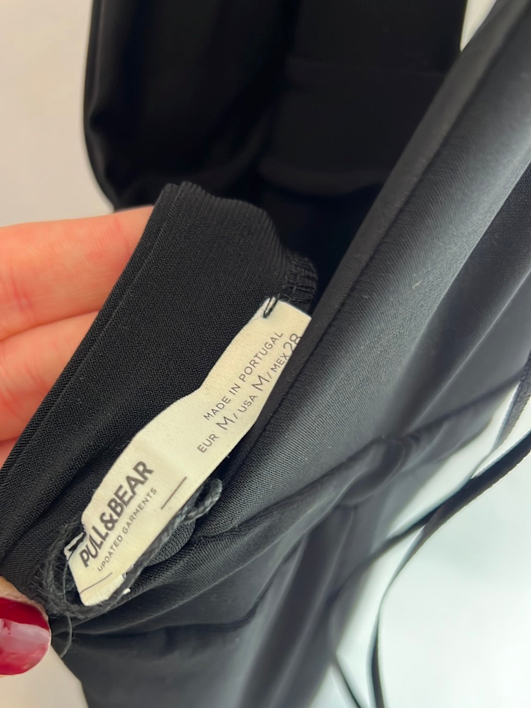 PULL&BEAR. Mono negro detalle espalda. T M