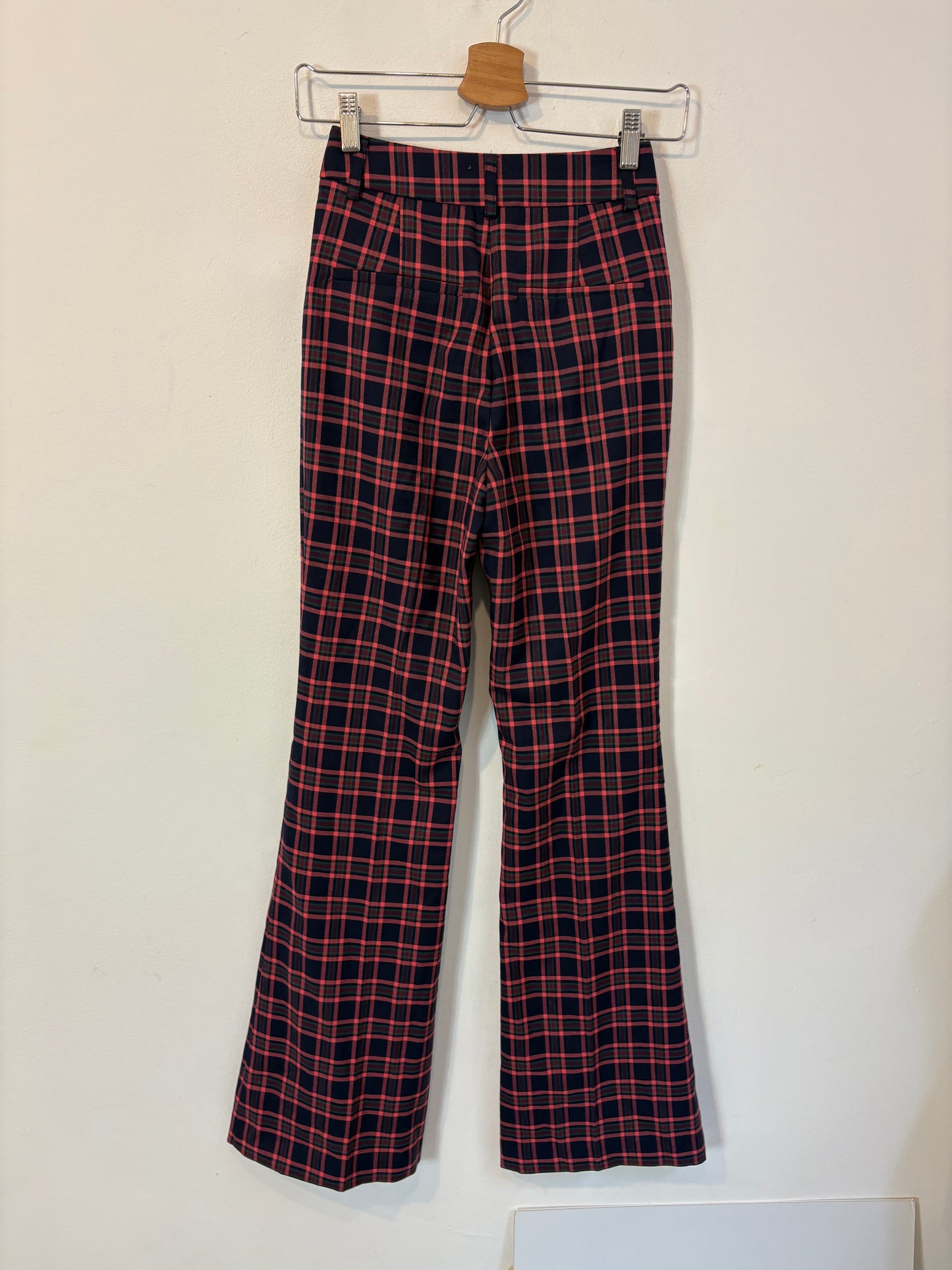 SCALPERS. Pantalón azul cuadros
