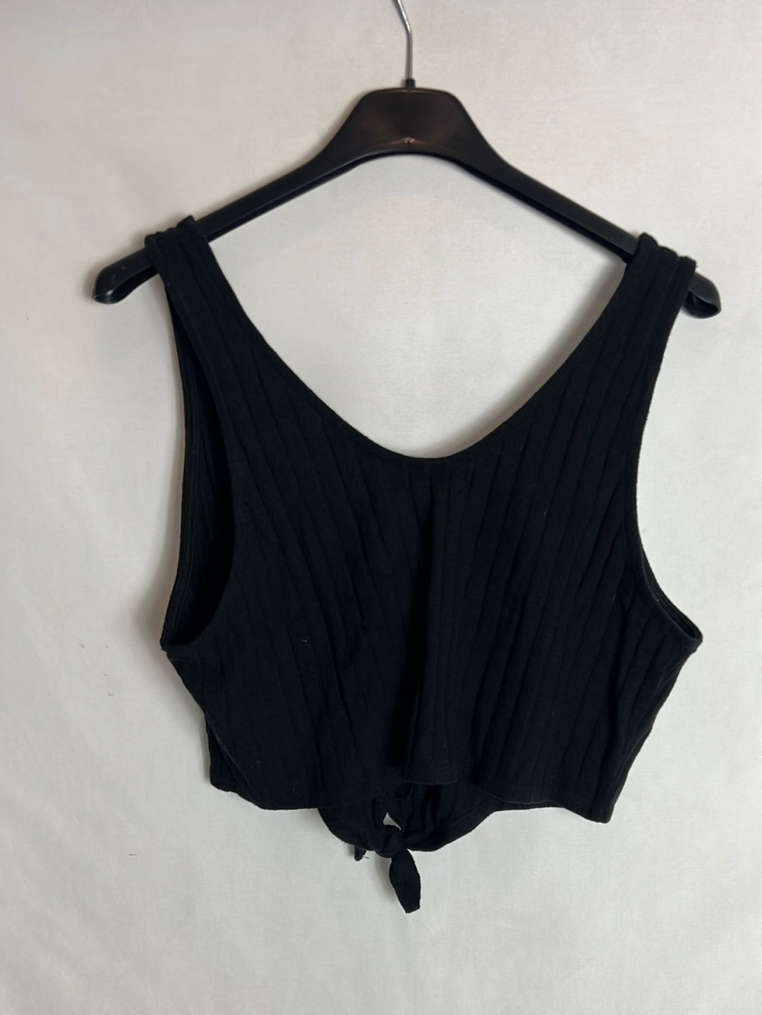 PULL&BEAR . Crop top canale botones. T M