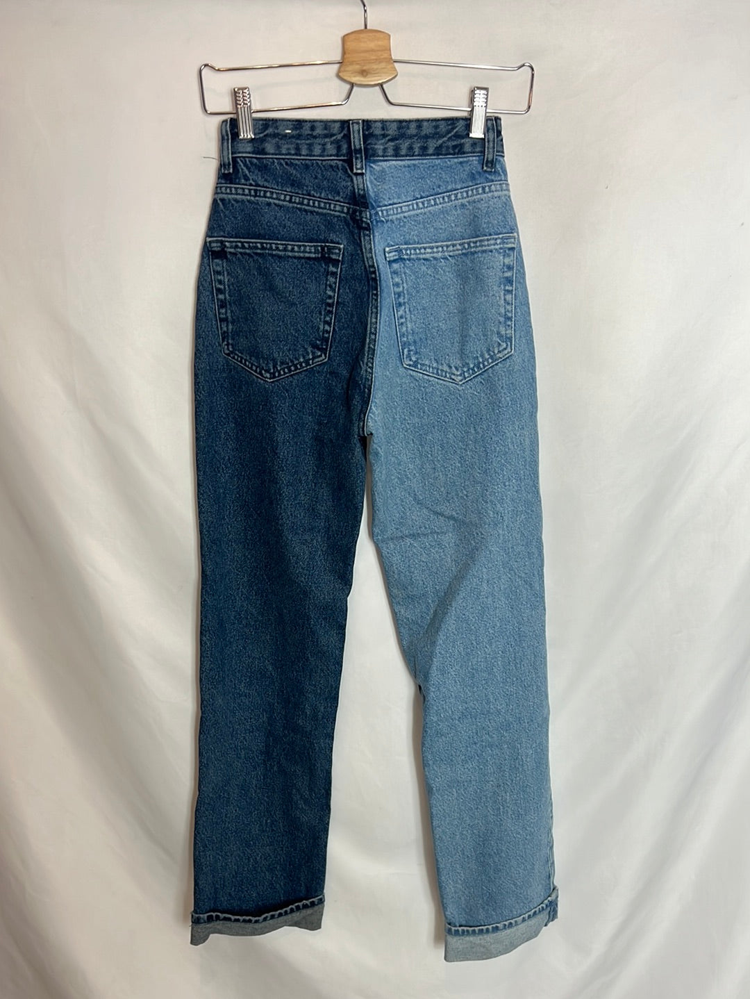 PULL&BEAR. Pantalón denim bicolor T.32