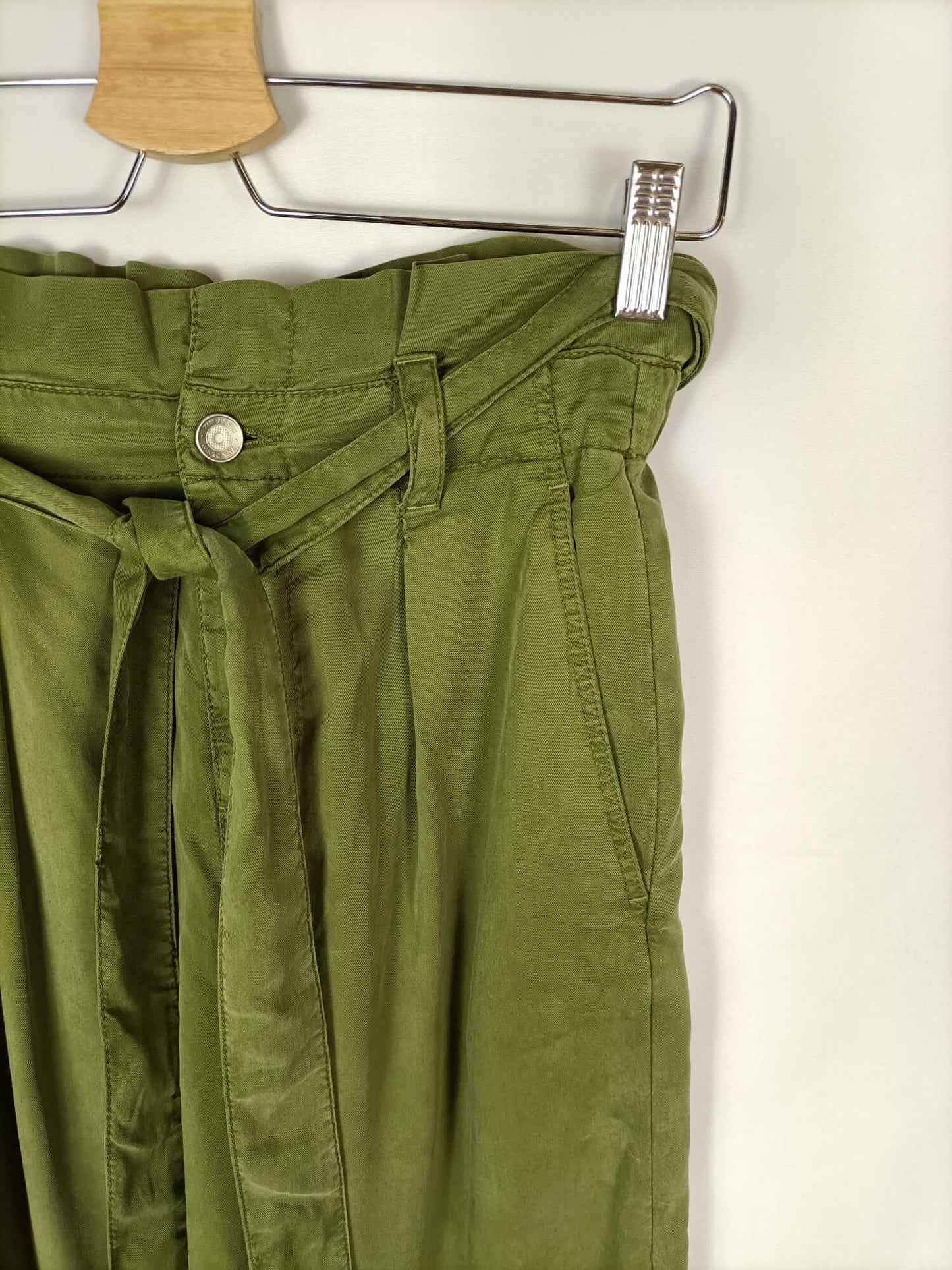 ZARA. Flowy green trousers T.xs