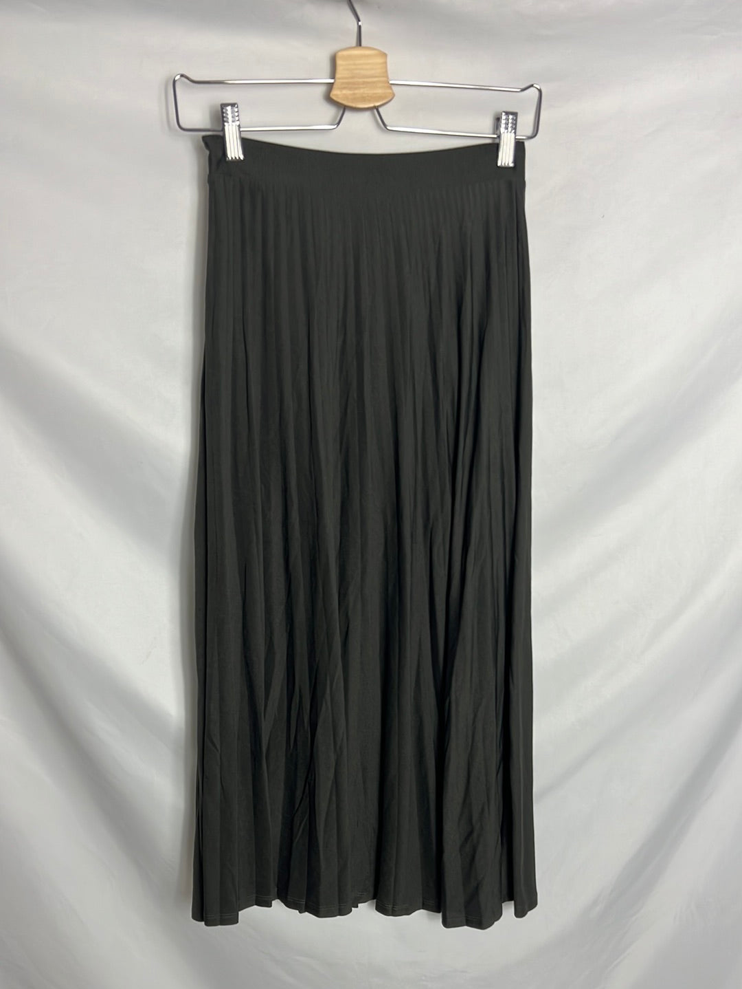 MASSIMO DUTTI. Falda midi plisada. T XS