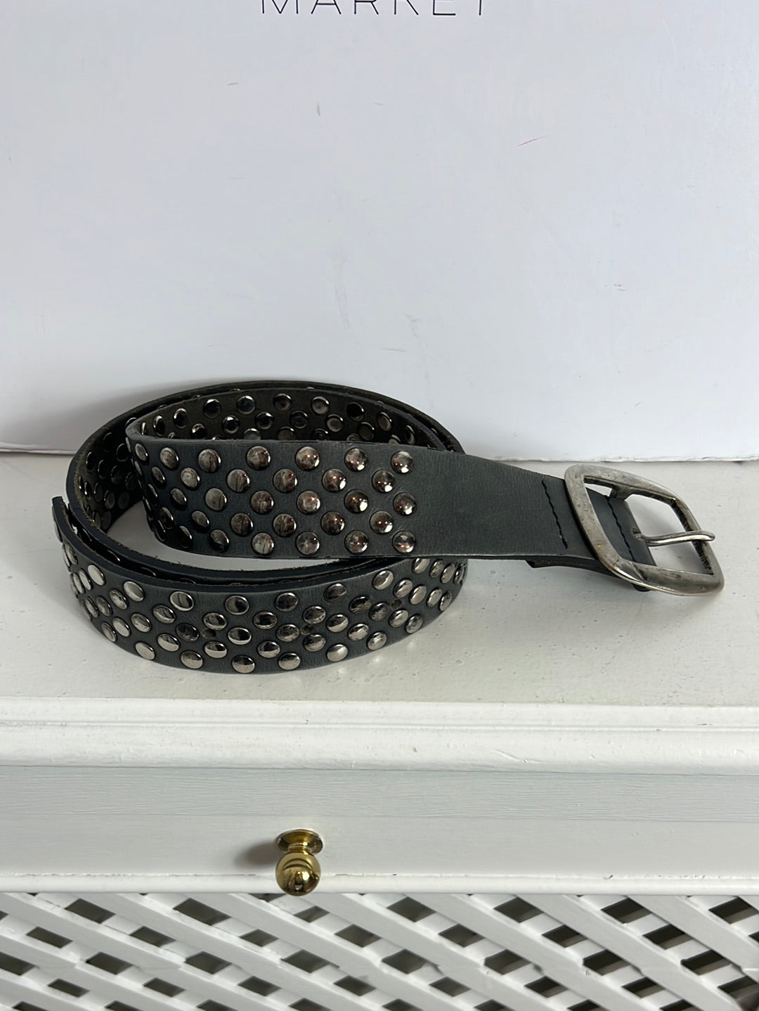 HAZEL. Gray leather belt with studs. 105cm