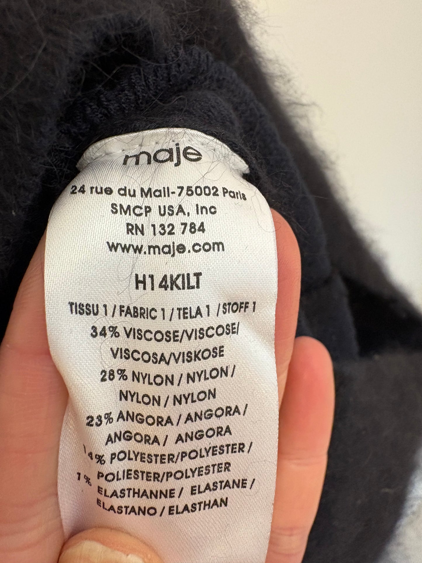 MAJE. Vestido azul y negro angora