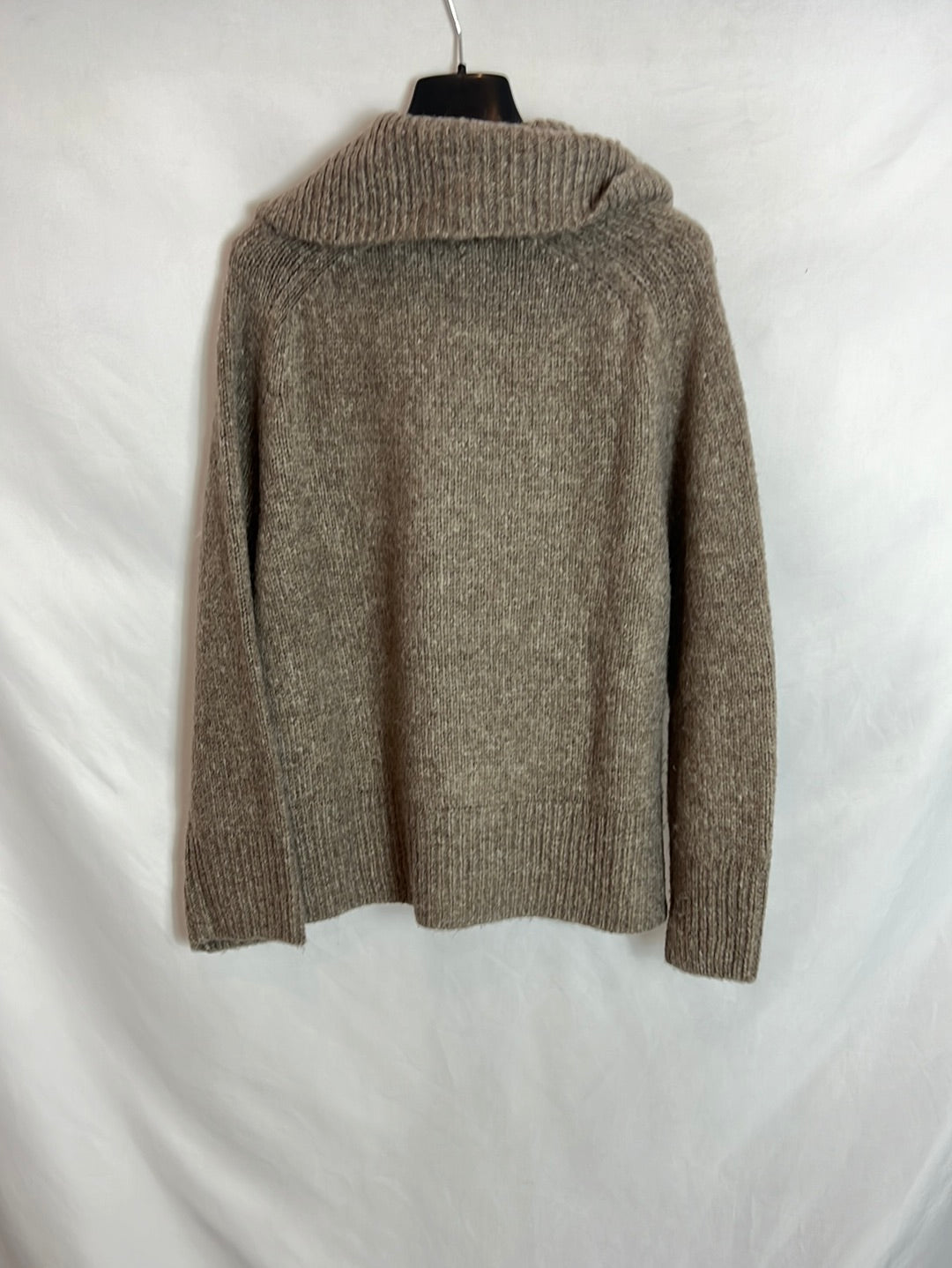 ZARA. Jersey marrón botones cuello T.s