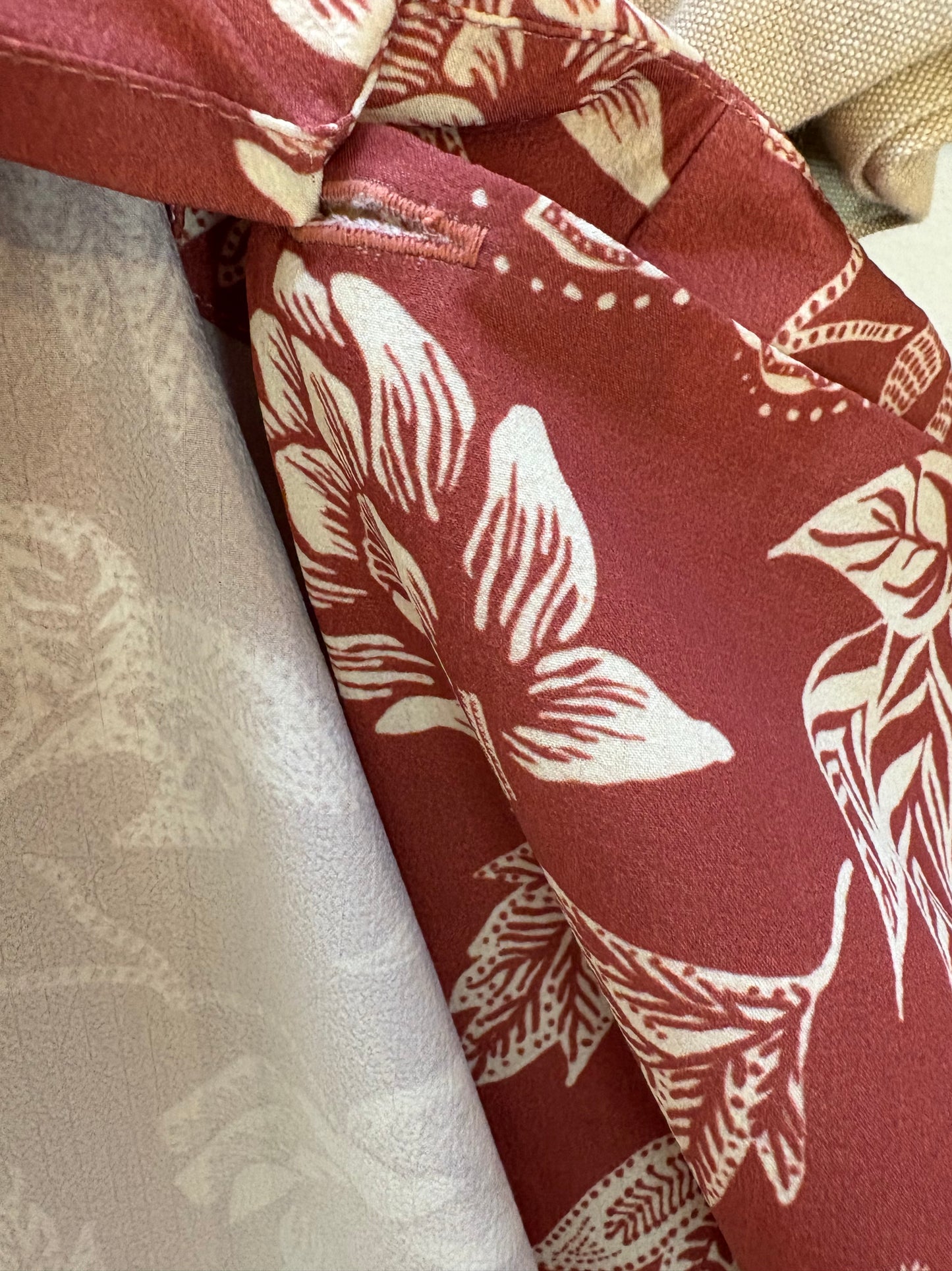 THE NEW SOCIETY. Conjunto blusa y falda cruzada