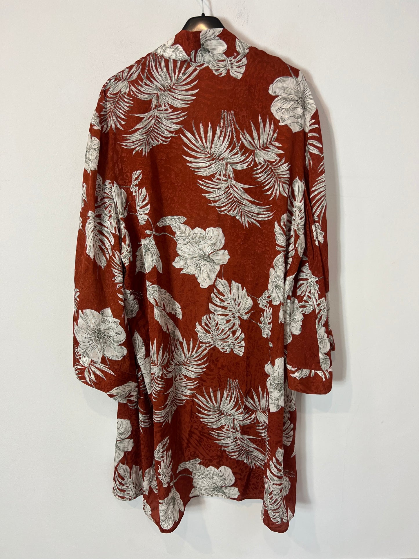 WHITE&ONE. Tile flower kimono Tu(M)