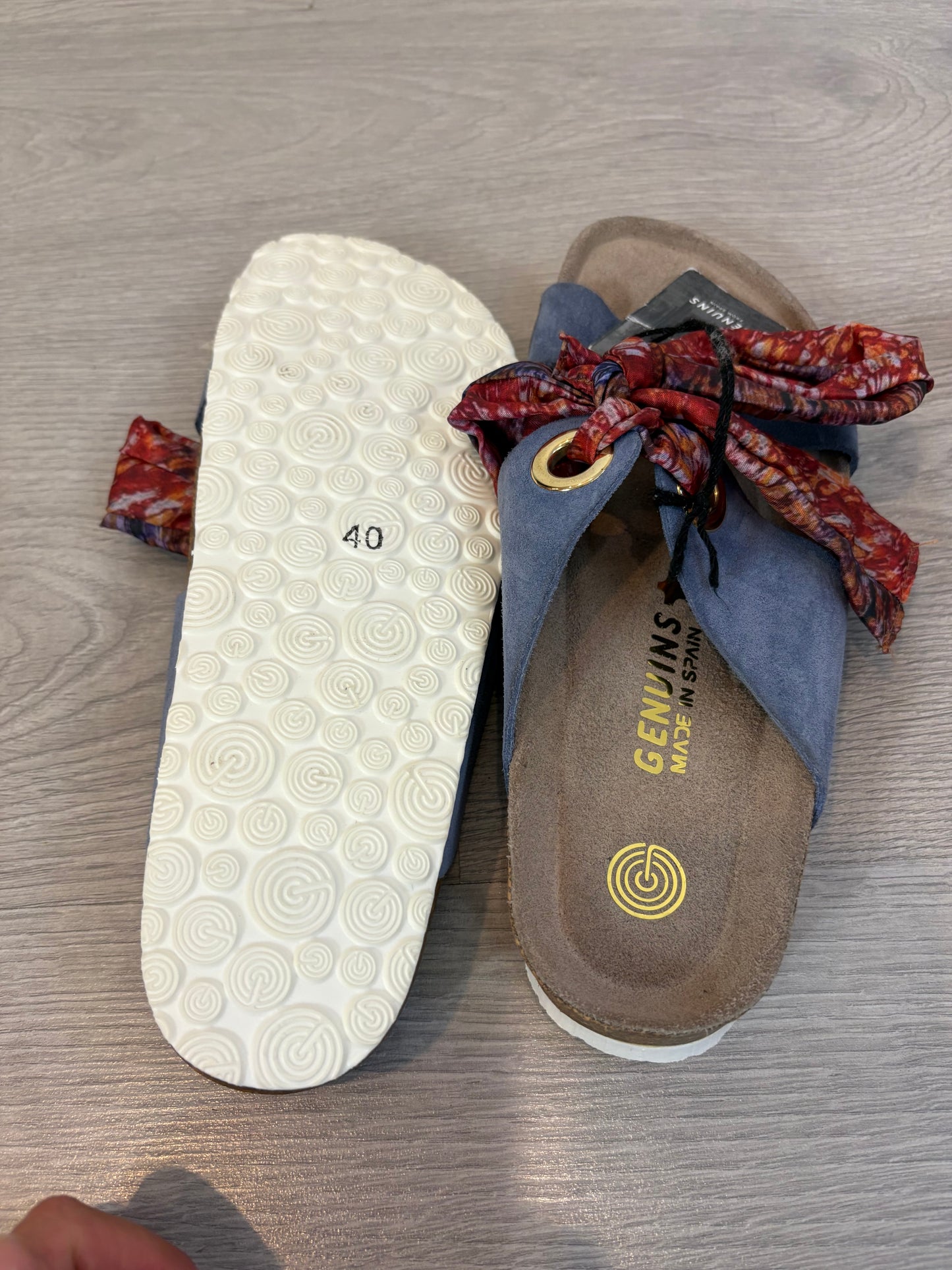 GENUINS. Sandalia piel lazada. T 40