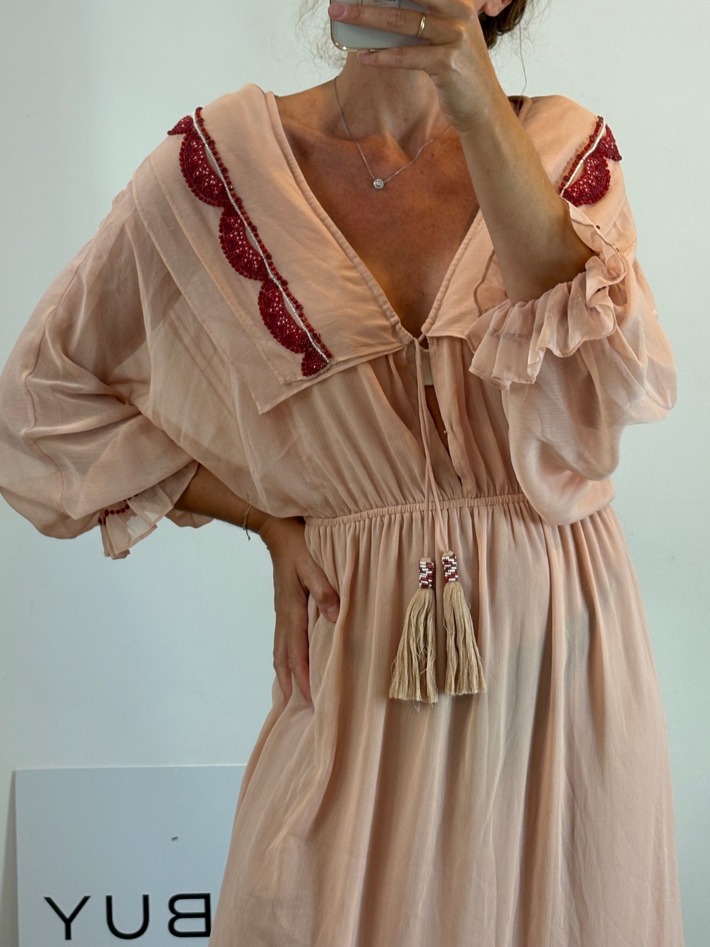 MAGNOLIA. Long pink chiffon beaded dress. TM