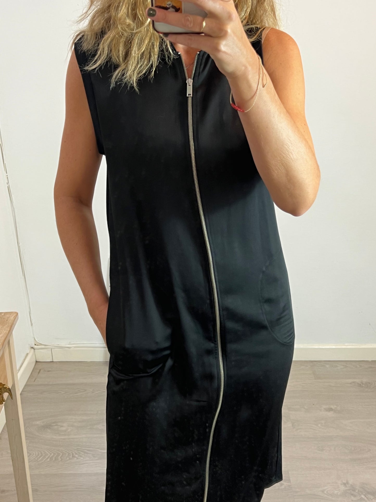 ZARA. Vestido midi negro cremallera T.s