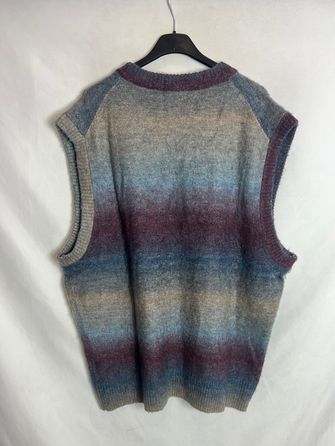 ZARA. Jersey sin mangas colores. T XL