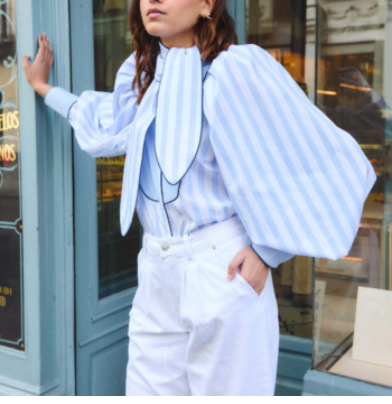 LAGANINI. Striped blouse with bow detail. TM/L