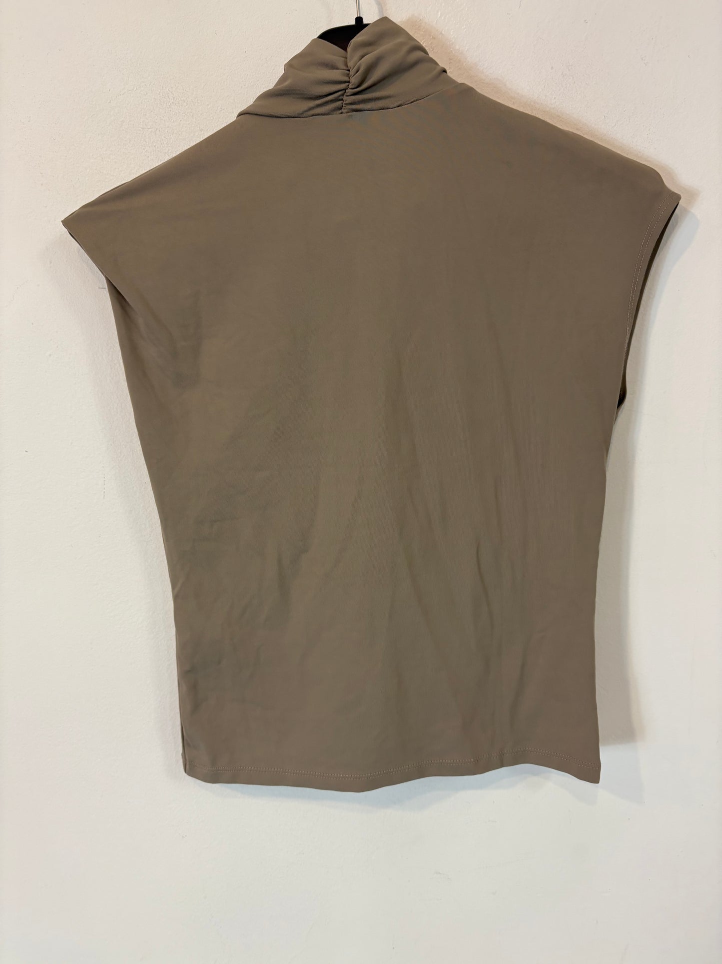 ZARA. Top punto elástico topo. T S