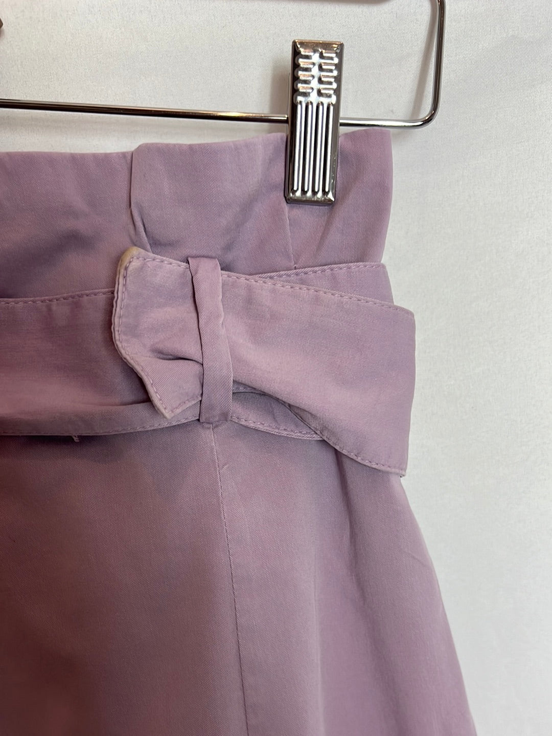 MANGO. Pantalón slouchy morado. T 36