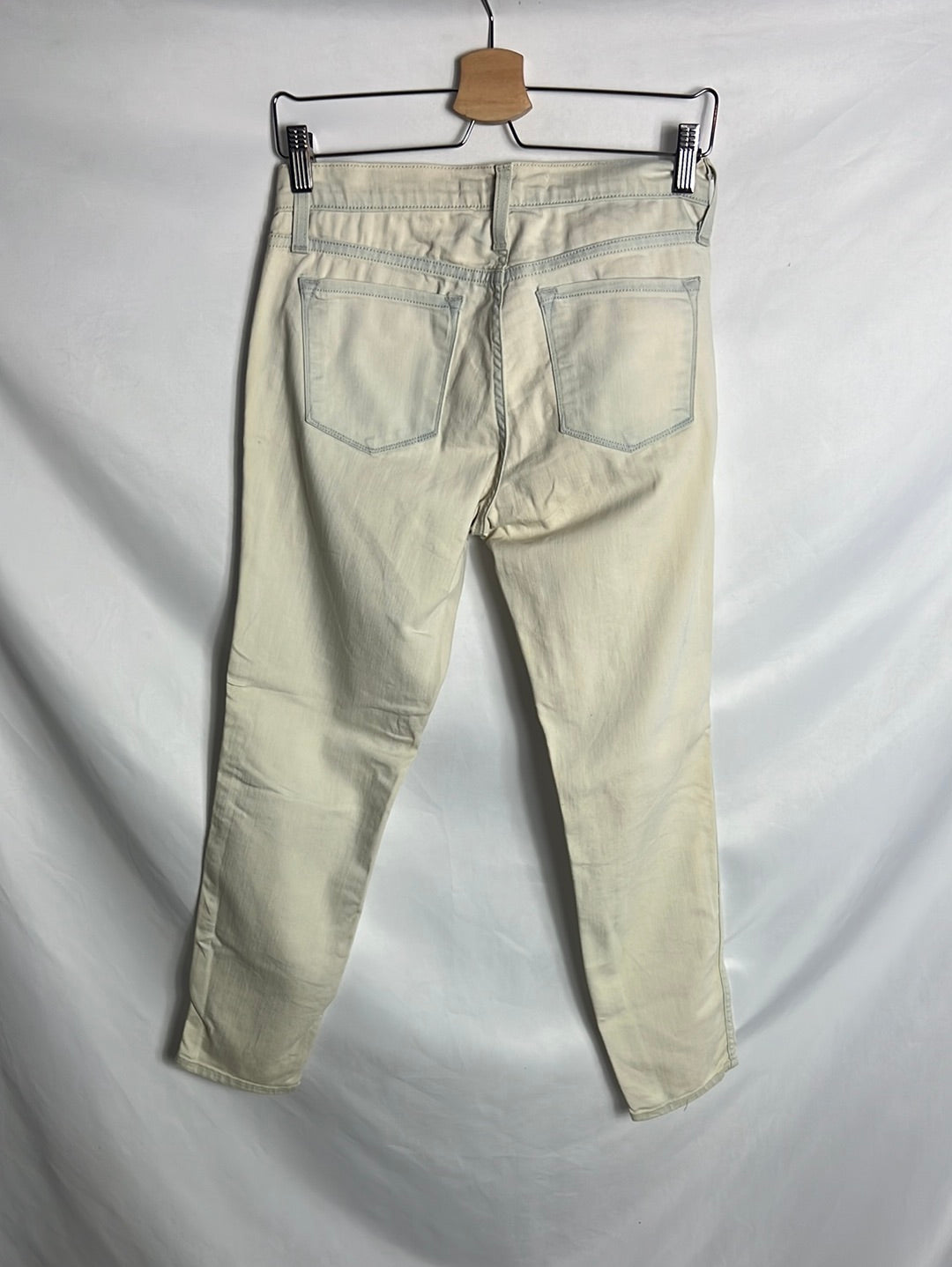 J BRAND. Light worn effect denim. T 27 (36)