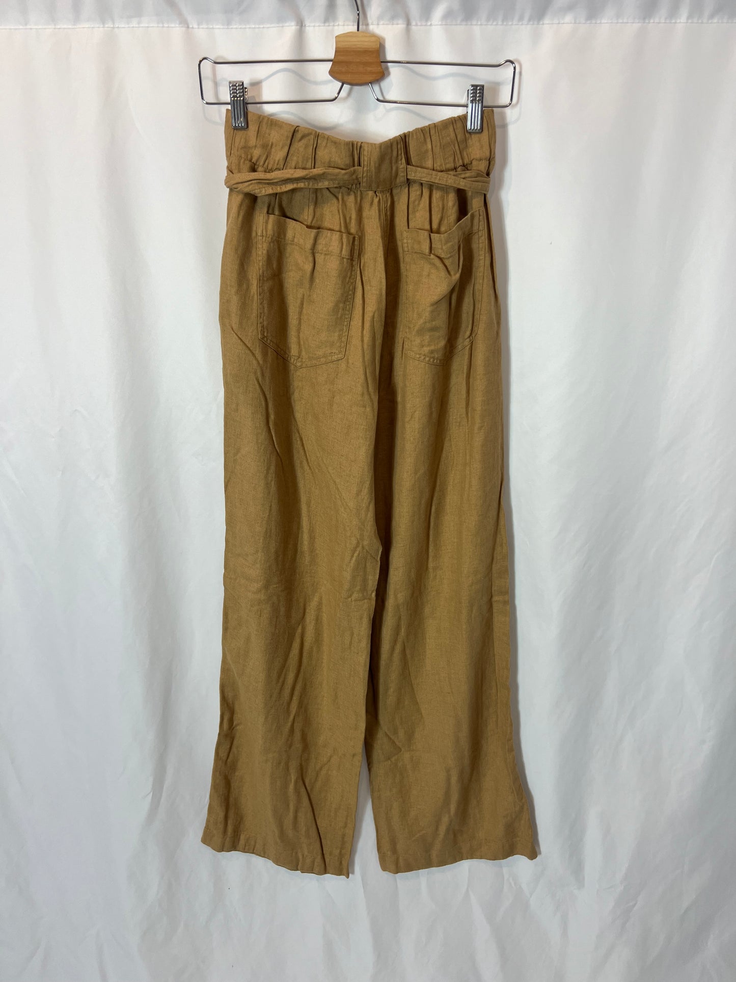 ESE O ESE. Pantalón recto camel T.36