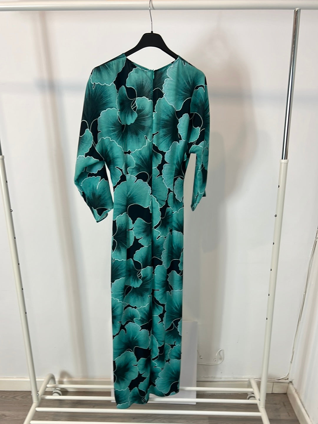 LOLA LI. Buttoned midi dress. Size 38