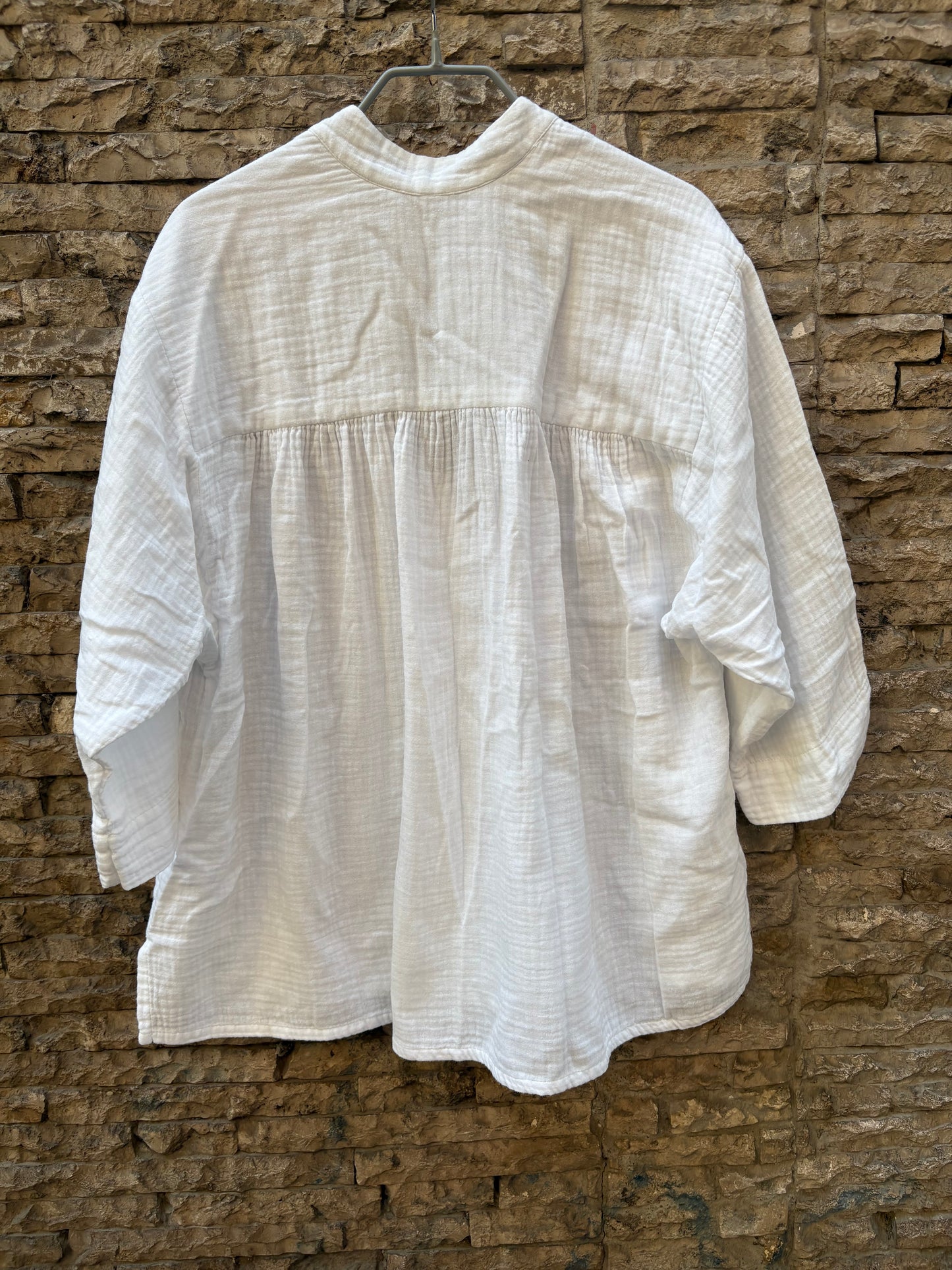 MASSCOB. Blusa blanca algodón
