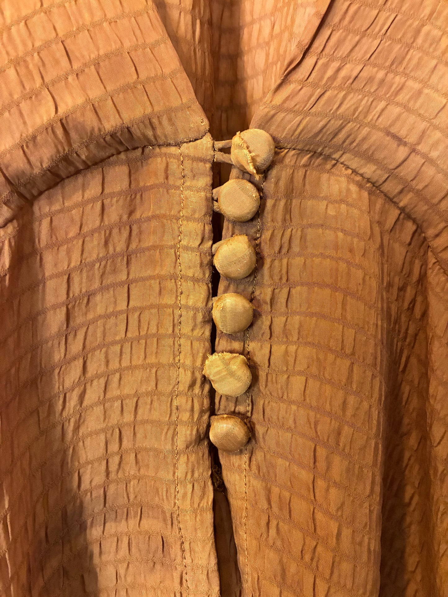 SAVANNAH MORROW. Blusa marrón fluida