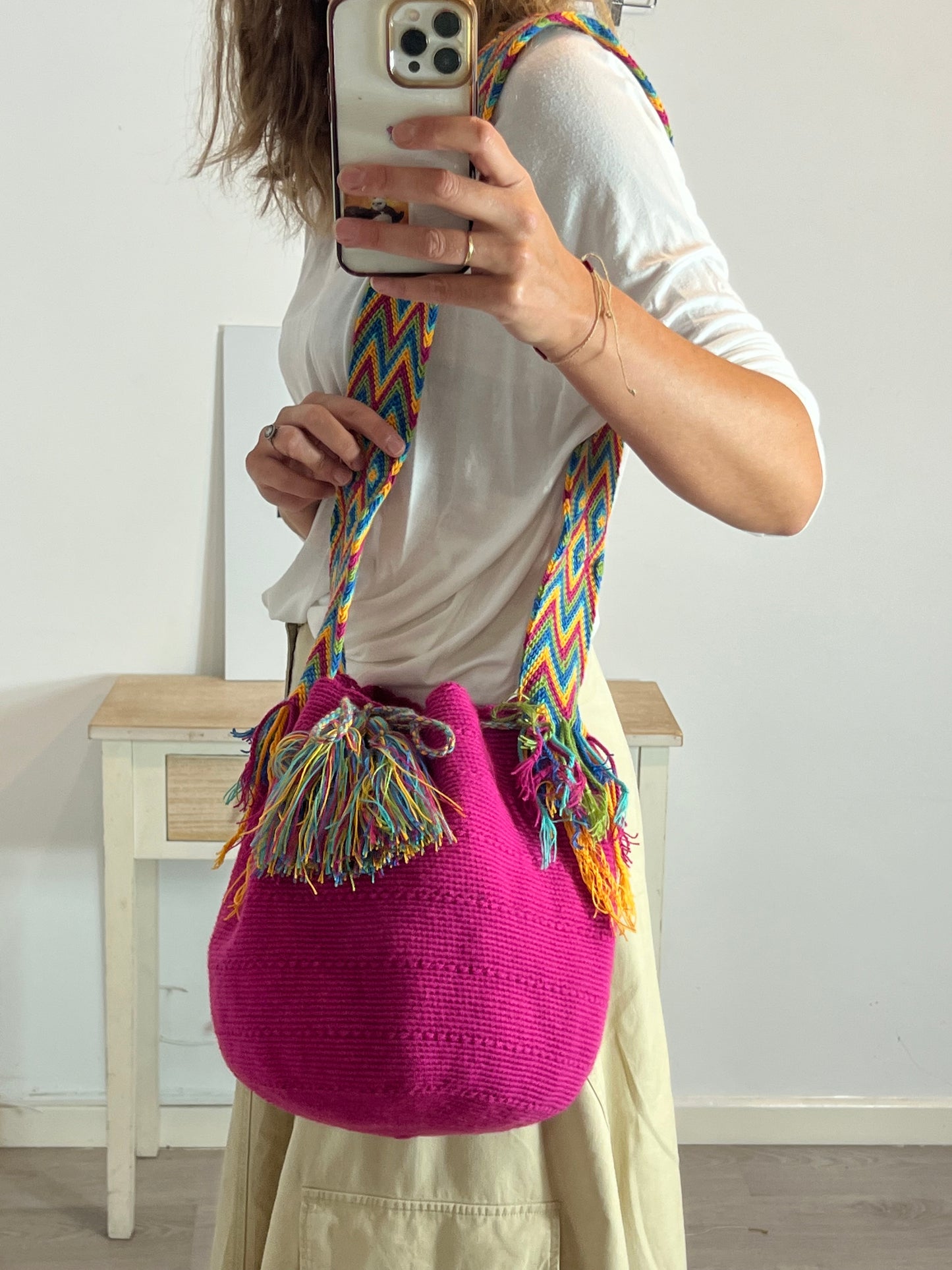 OTRAS. Bolso rosa asa colores