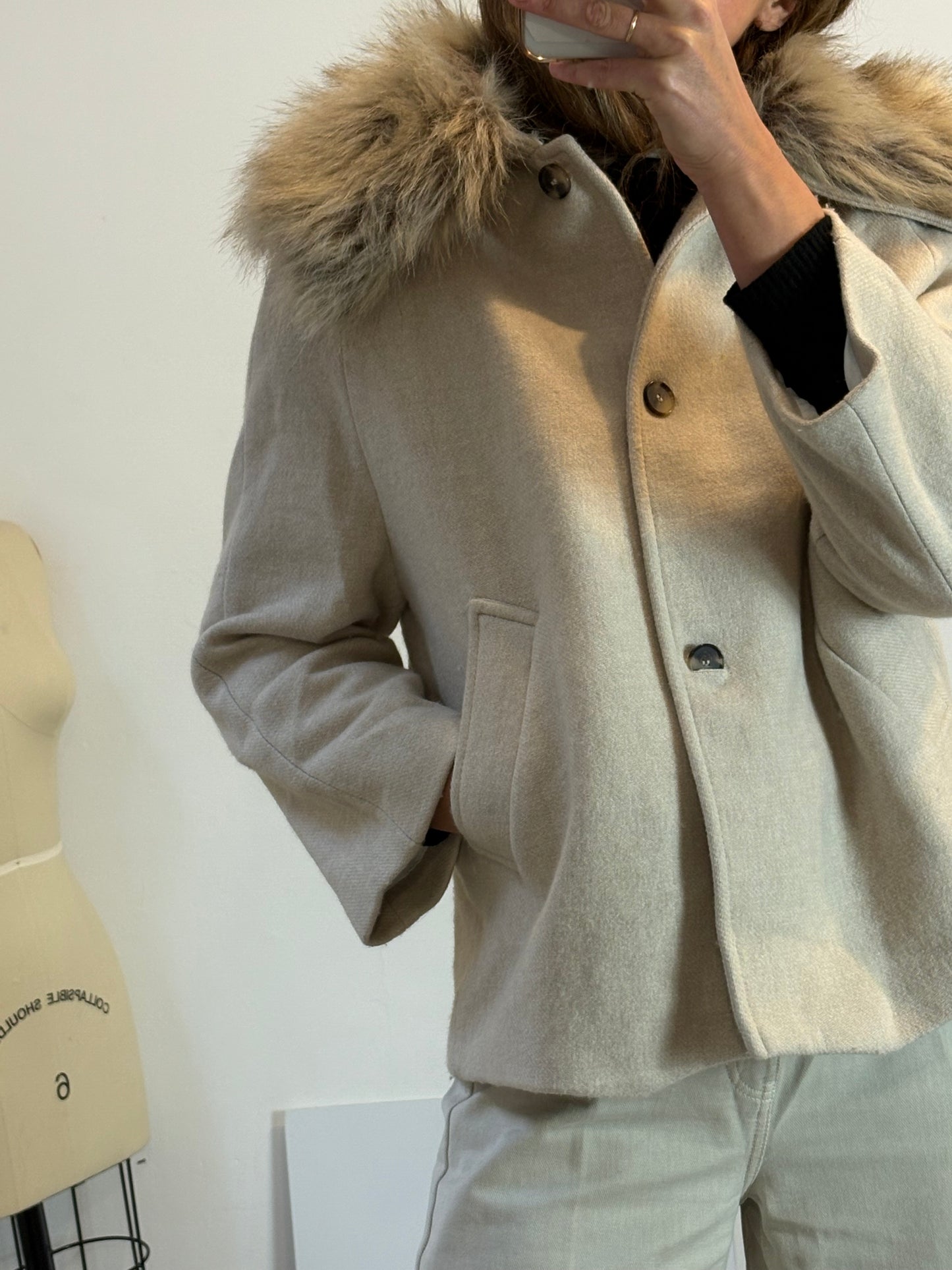 ZARA. Chaqueta lana cuello pelo