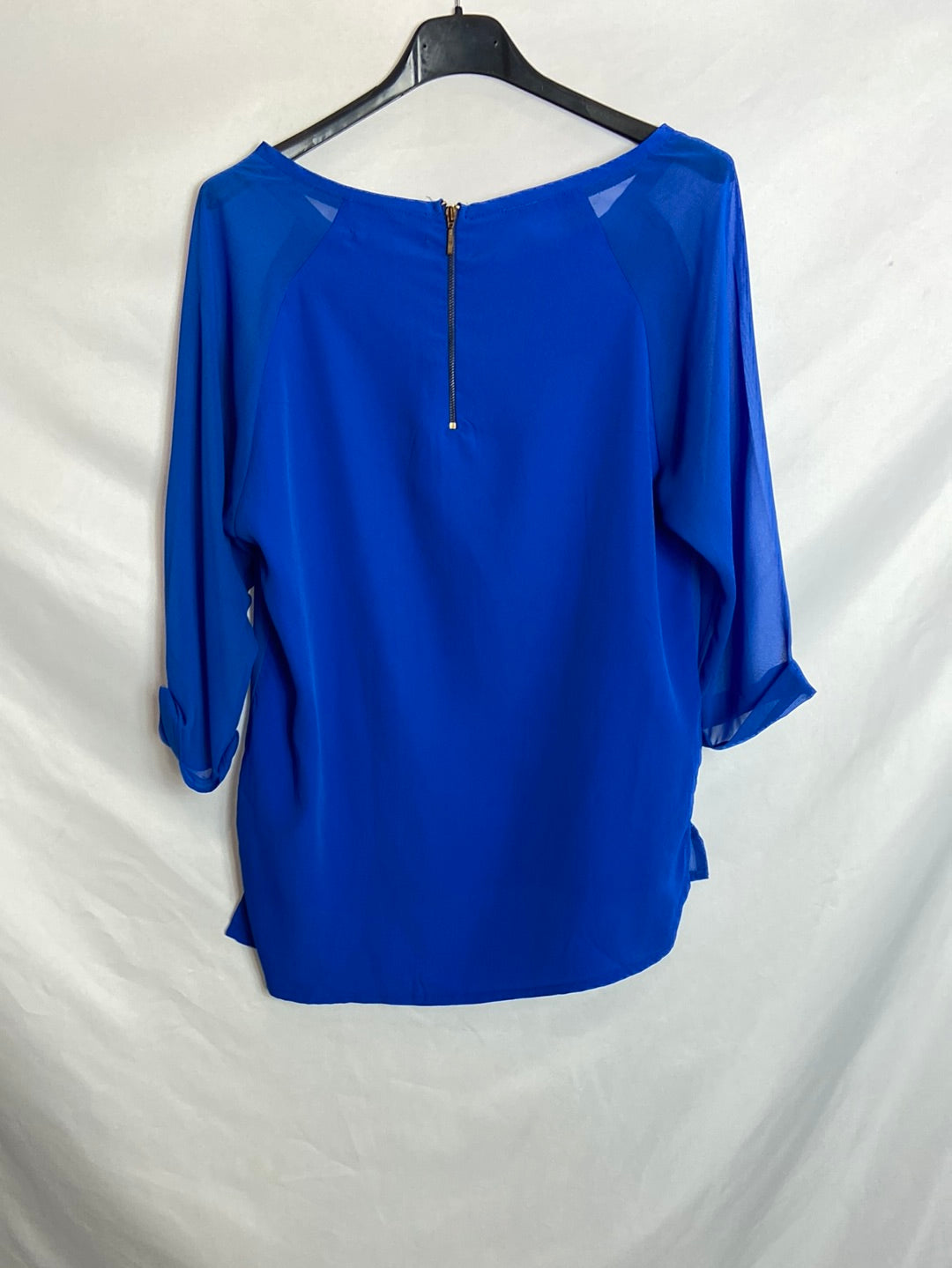 STRADIVARIUS. Blusa azul mangas semitransparentes T.S