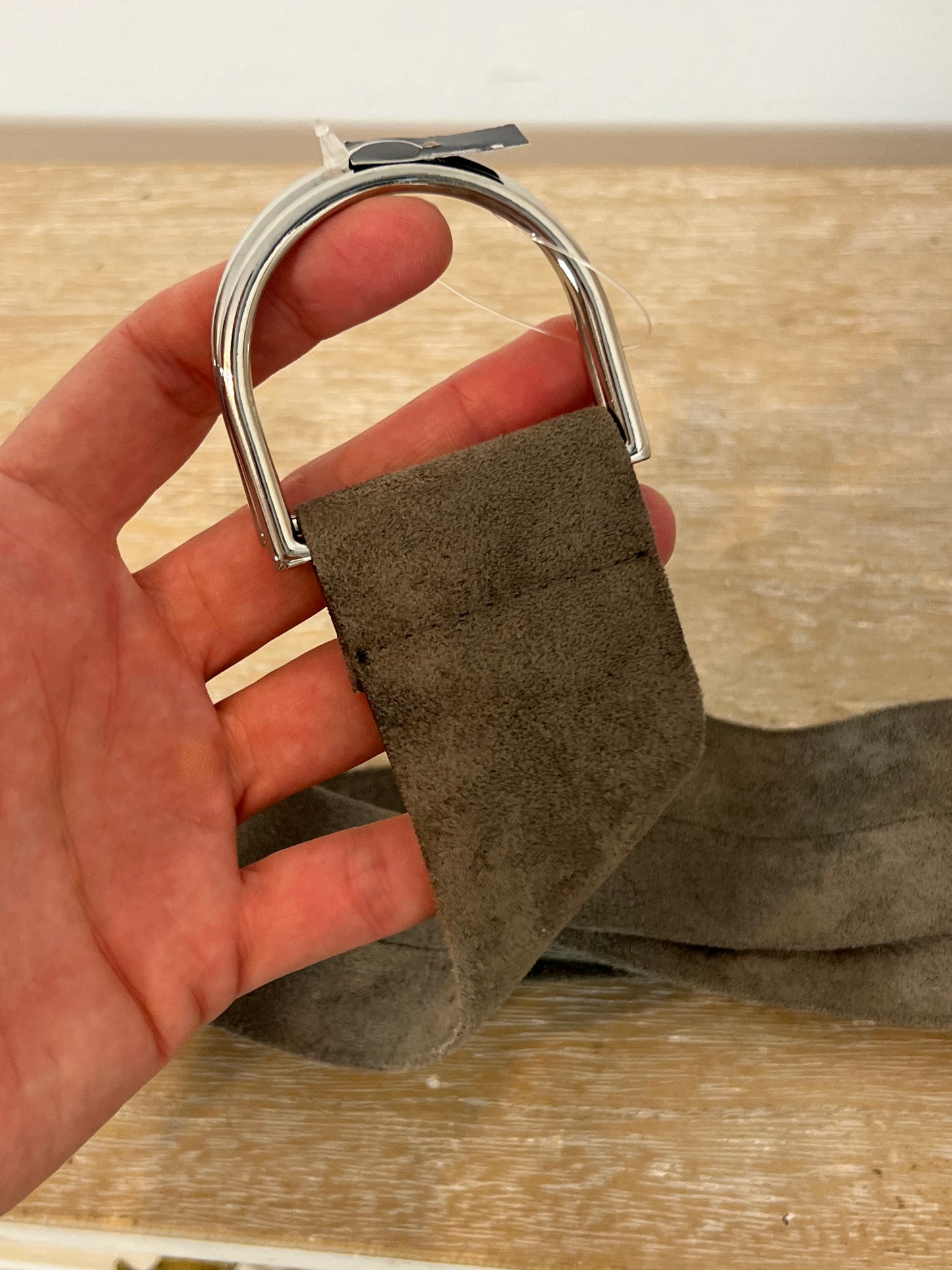 OTRAS. cinturón gris antelina