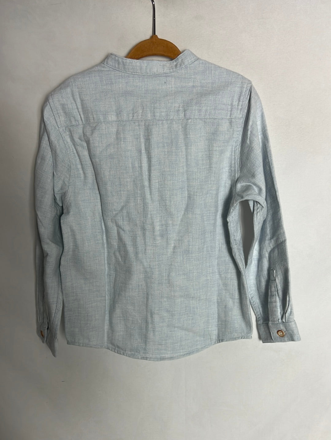 ZARA. Camisa azul claro jaspeada. T 4-5 años
