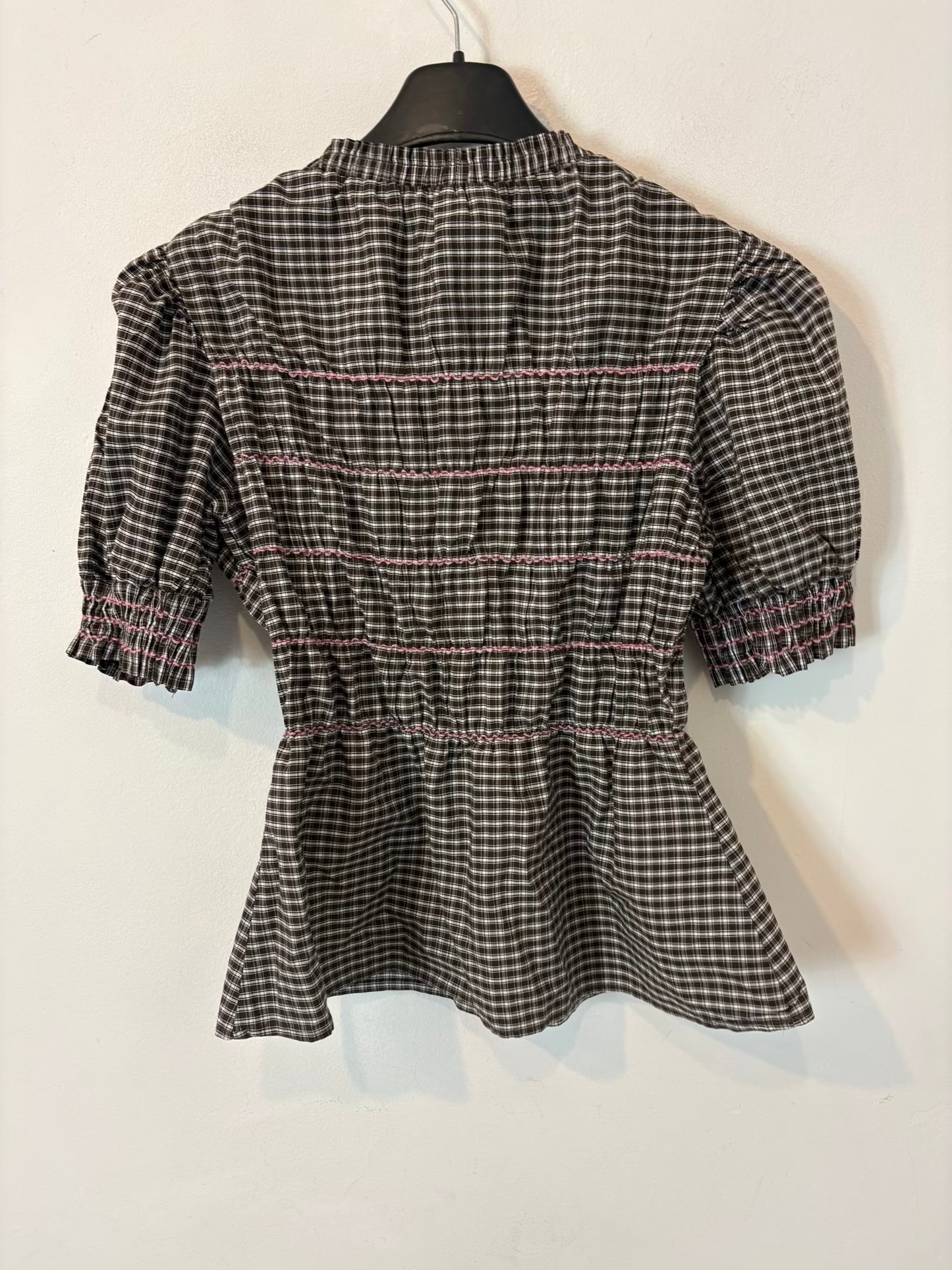 ZARA. Blusa fruncidos detalles bordados