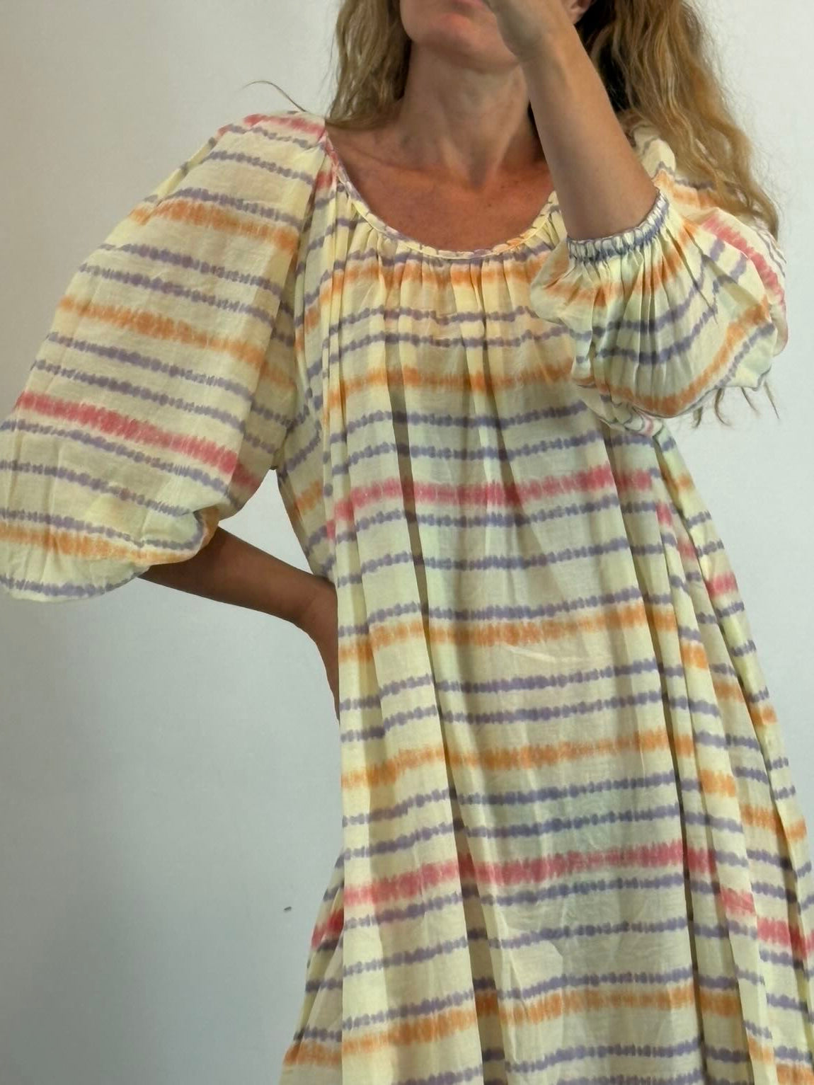 ZARA. Vestido largo estilo kaftán estampado