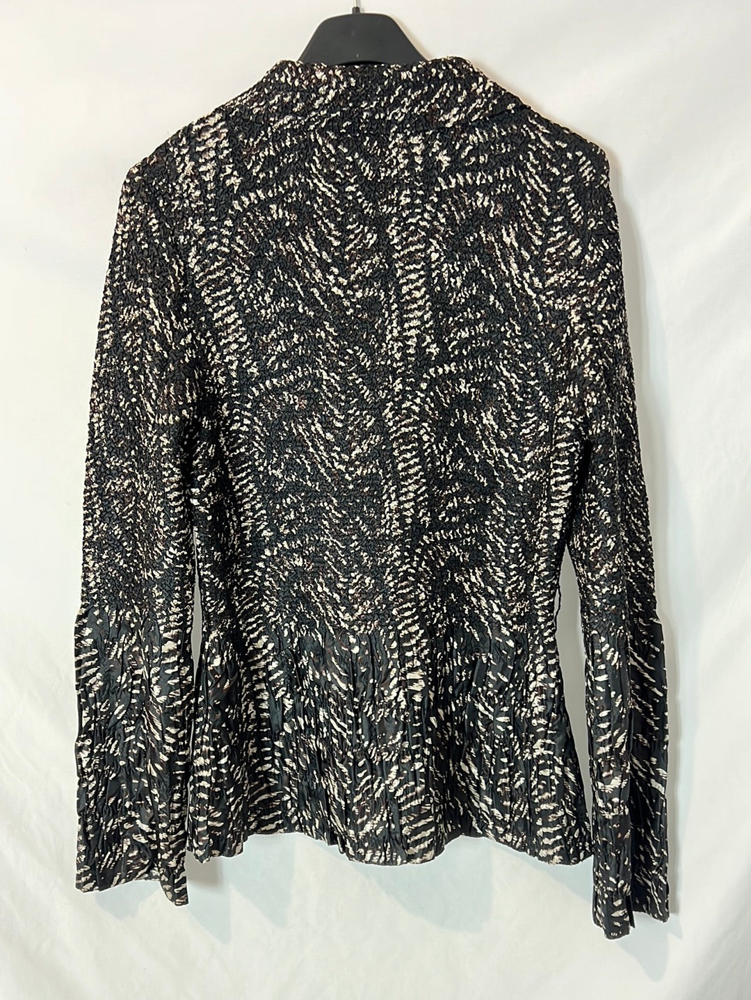 ADOLFO DOMINGUEZ. Textured printed blouse. T 38