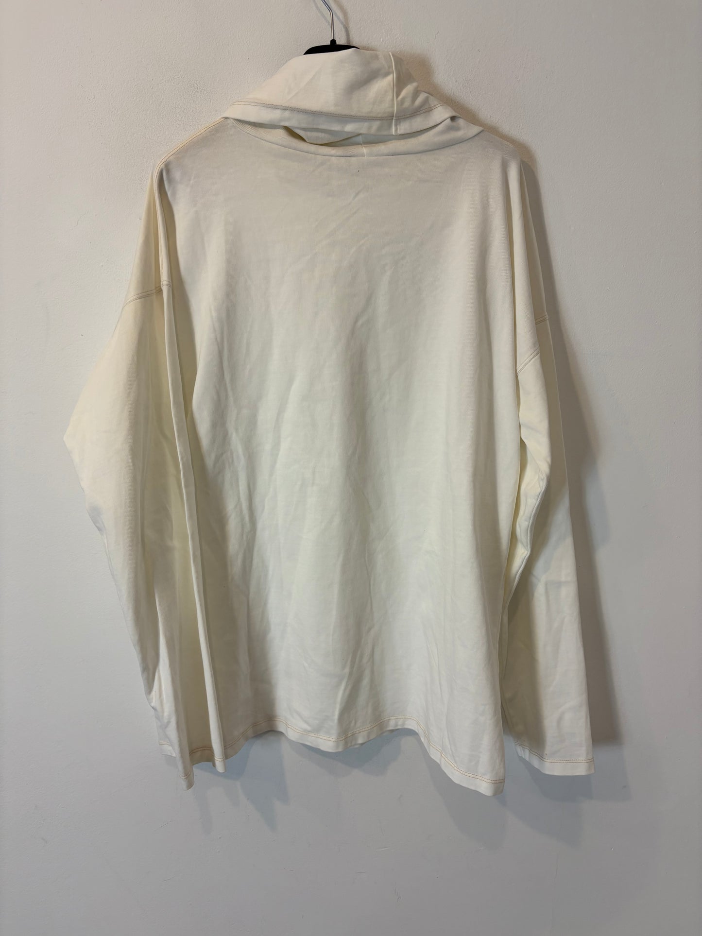 ZARA. Sudadera fina color crudo. T M