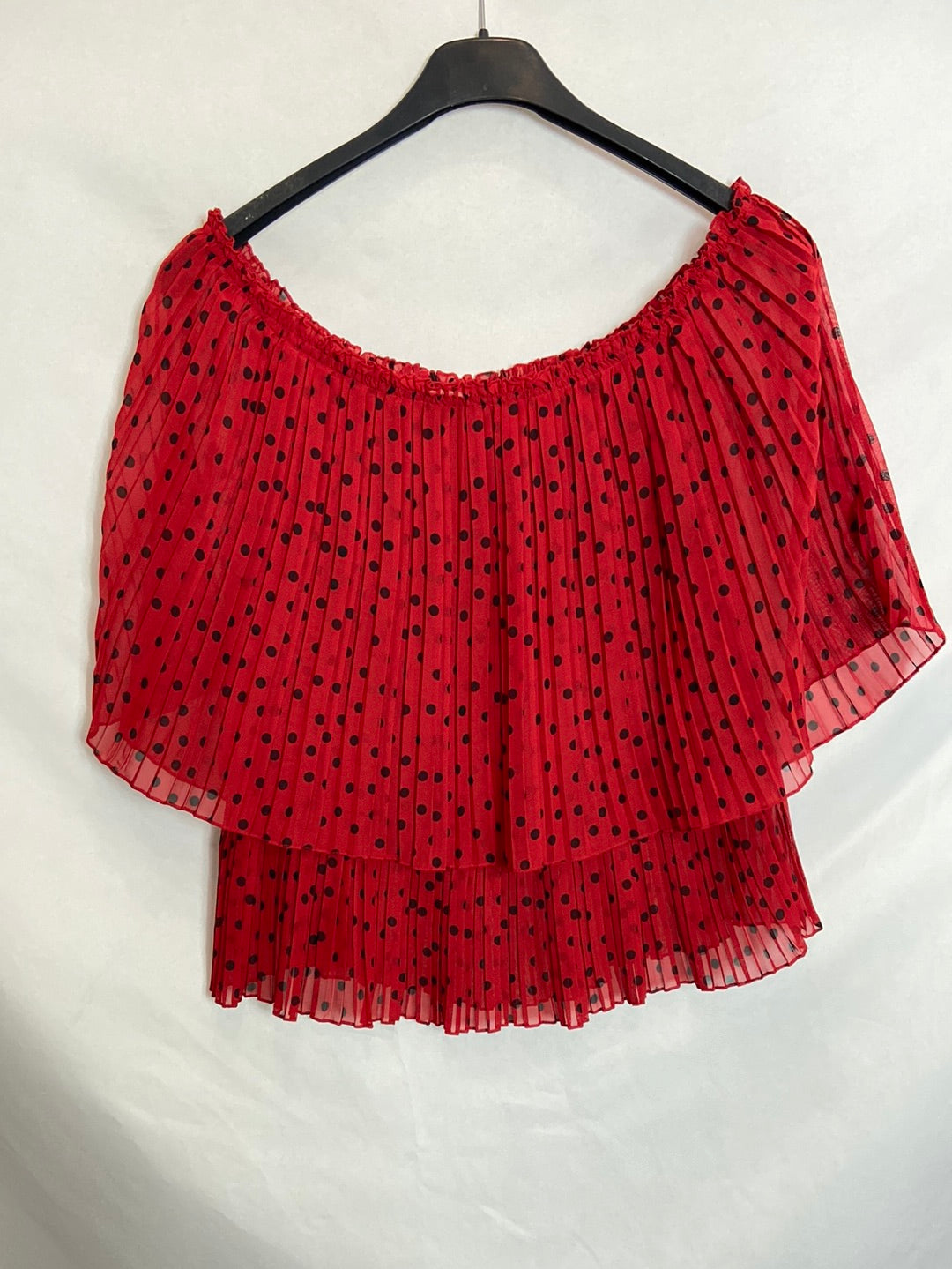 ZARA. Blusa plisada lunares. T. xs