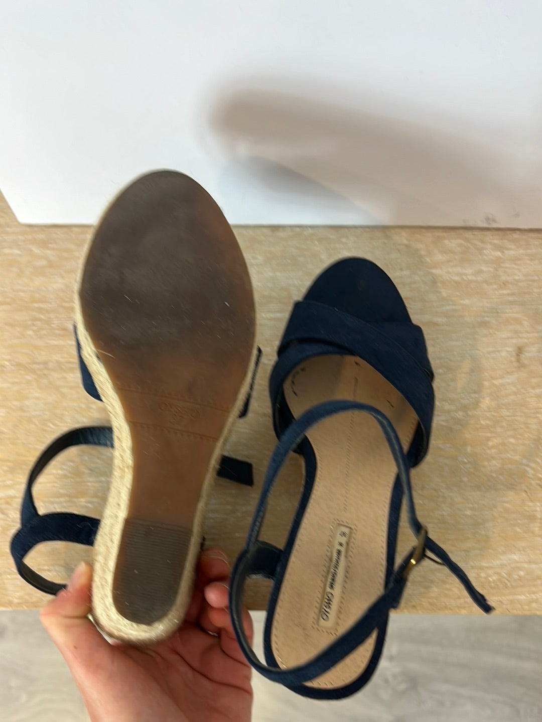 OYSHO. Alpargata cuña azul T.37