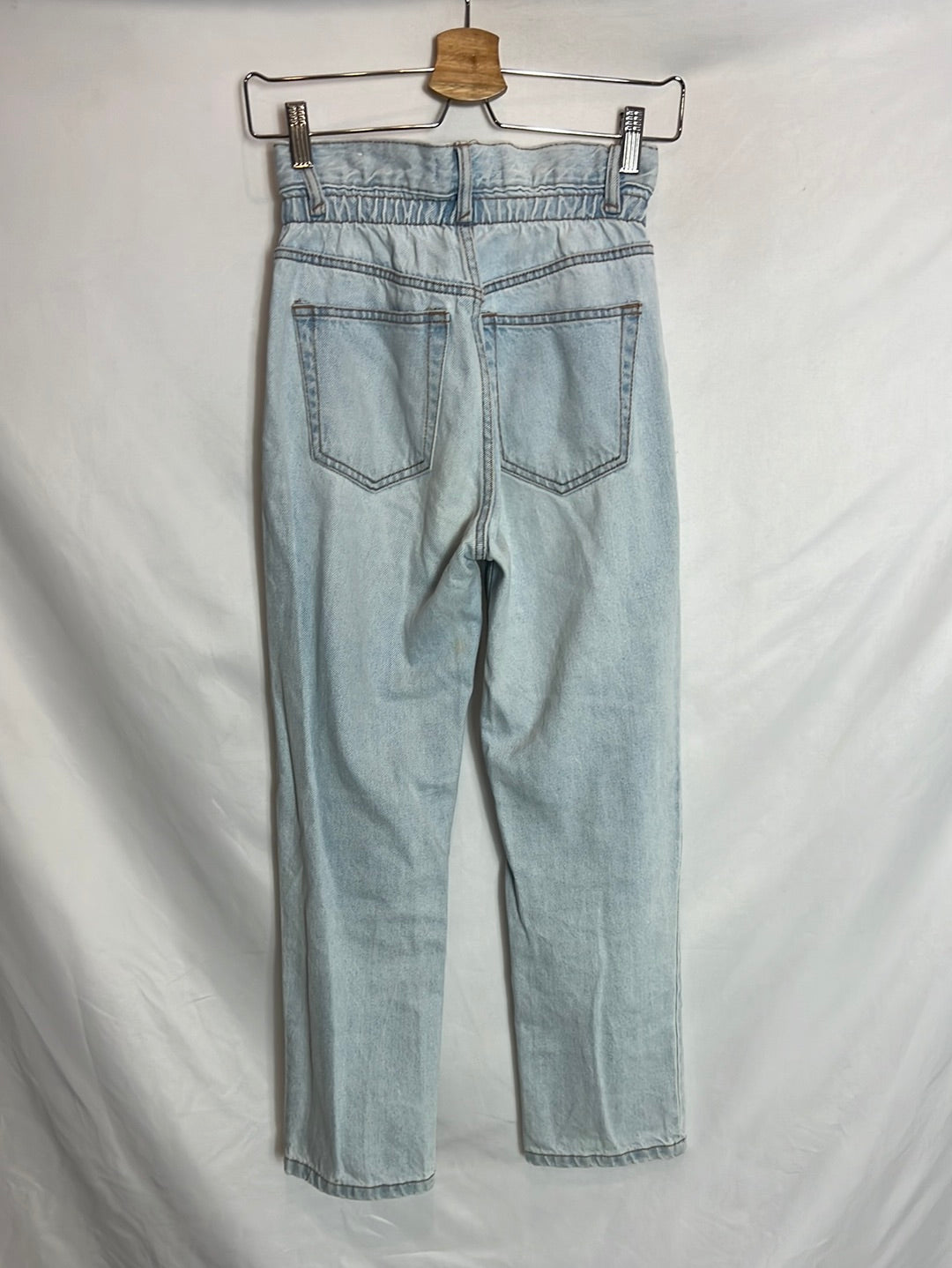 PULL&BEAR. Pantalón vaquero cintura elástica. T 32