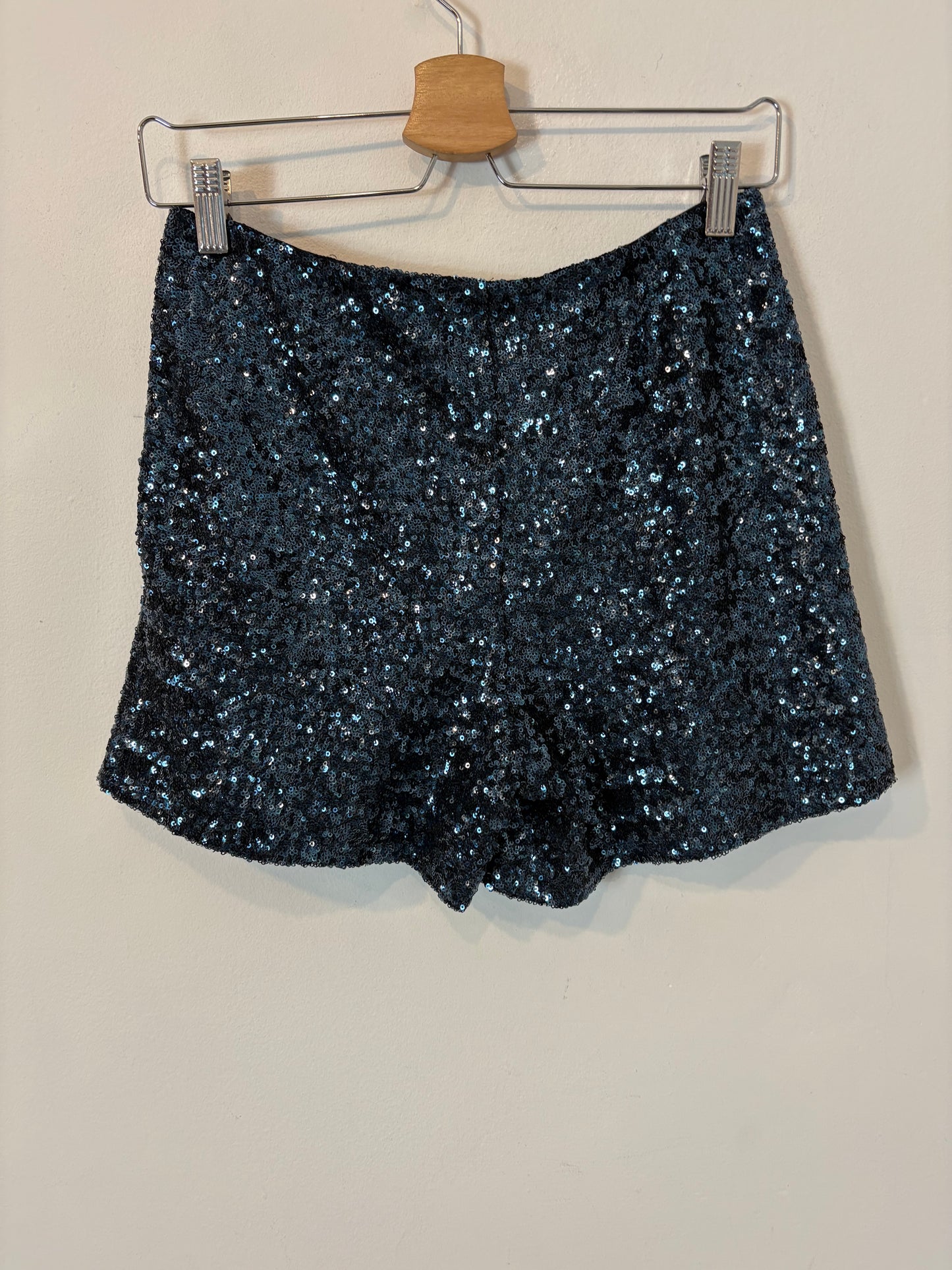 MAJE. Conjunto blazer y short lentejuelas. T S/M