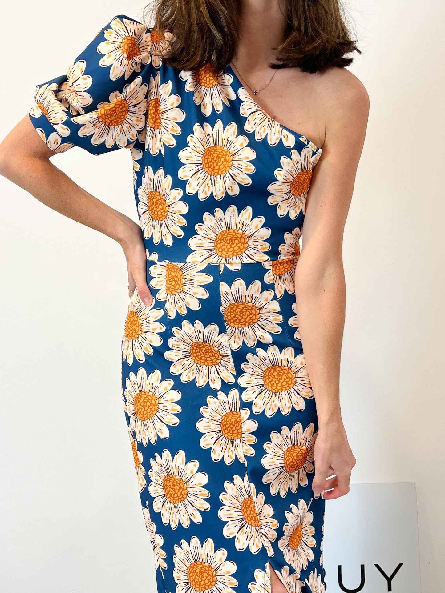 OTRAS. Vestido midi asimétrico flores