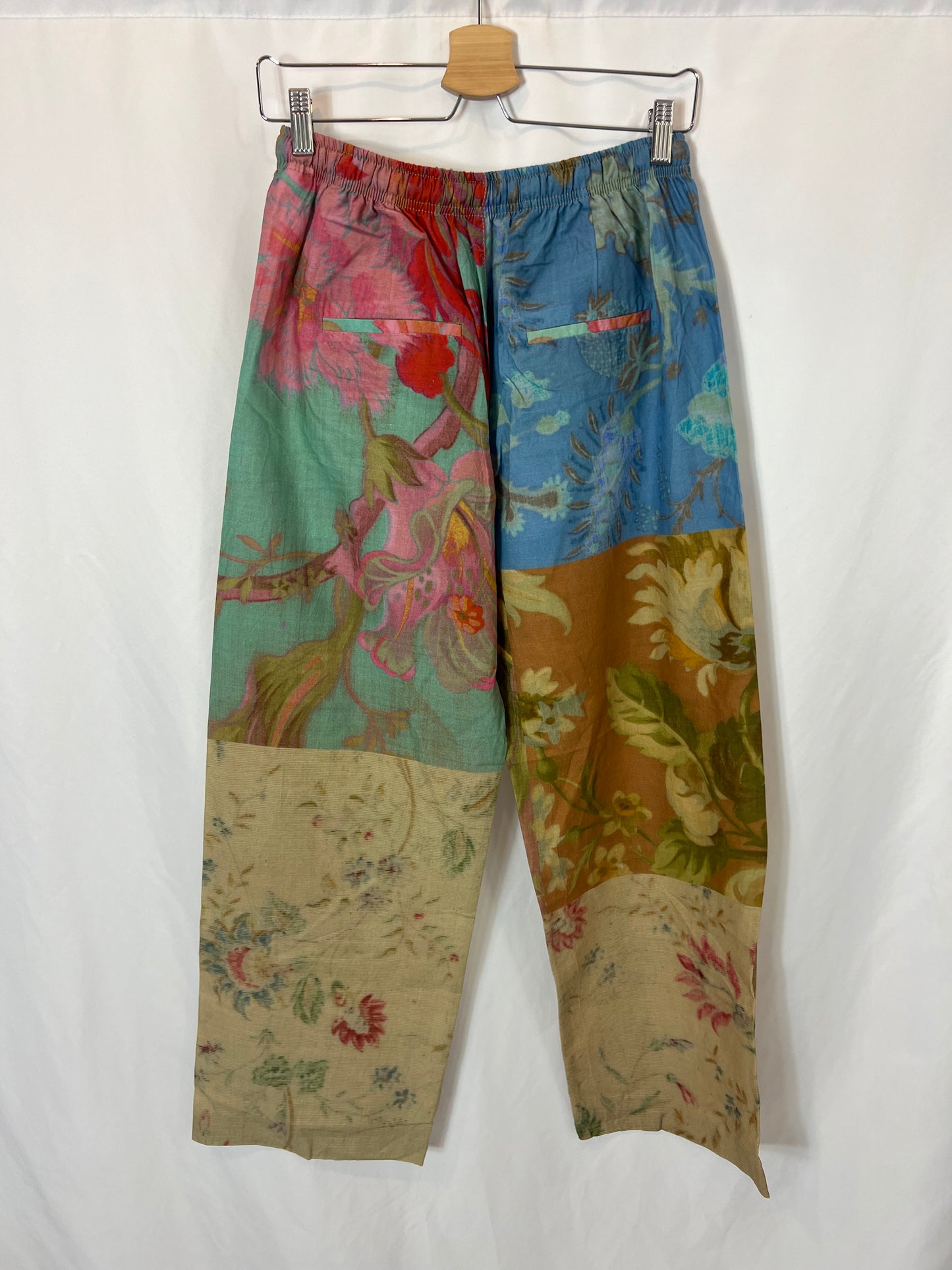 ZARA. Pantalón algodón estampado. T S