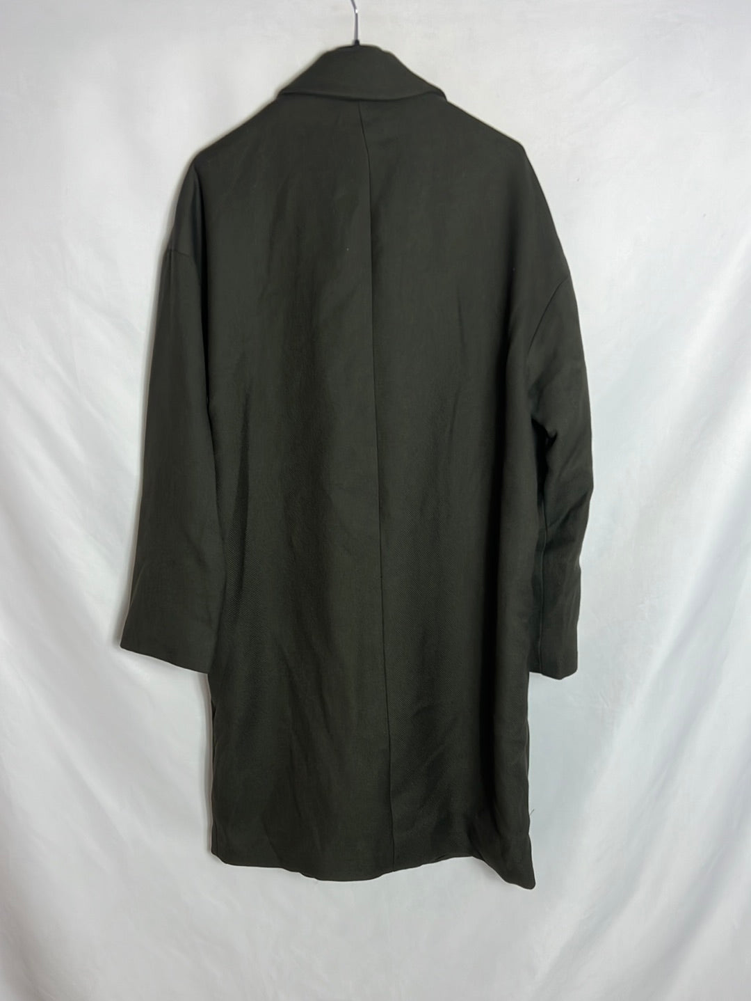 ZARA. Abrigo verde largo textura. T XS